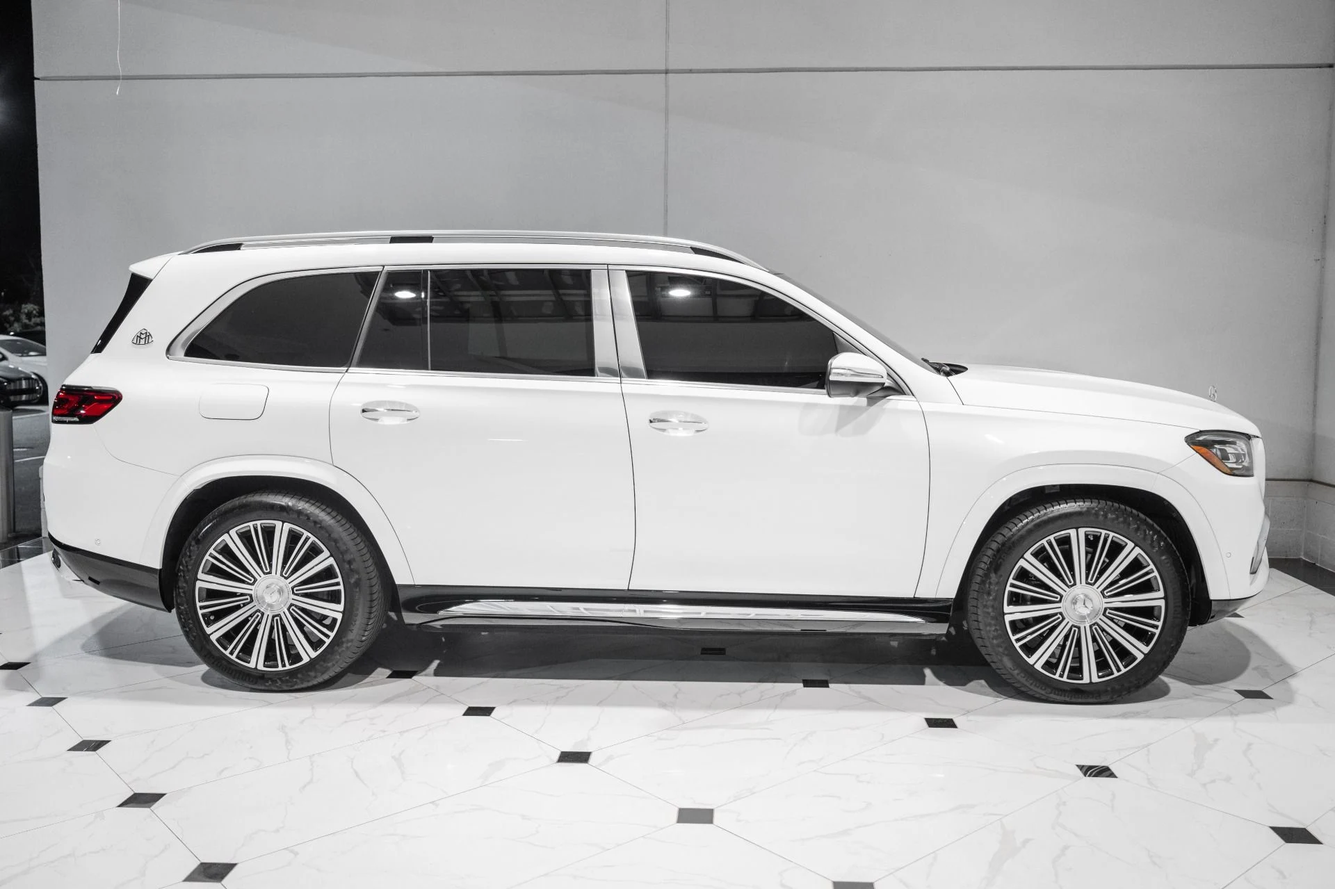 mph005_4094636053_Used_2023_Mercedes_Benz_GLS_Maybach_GLS_600_1762355740_db956903f3