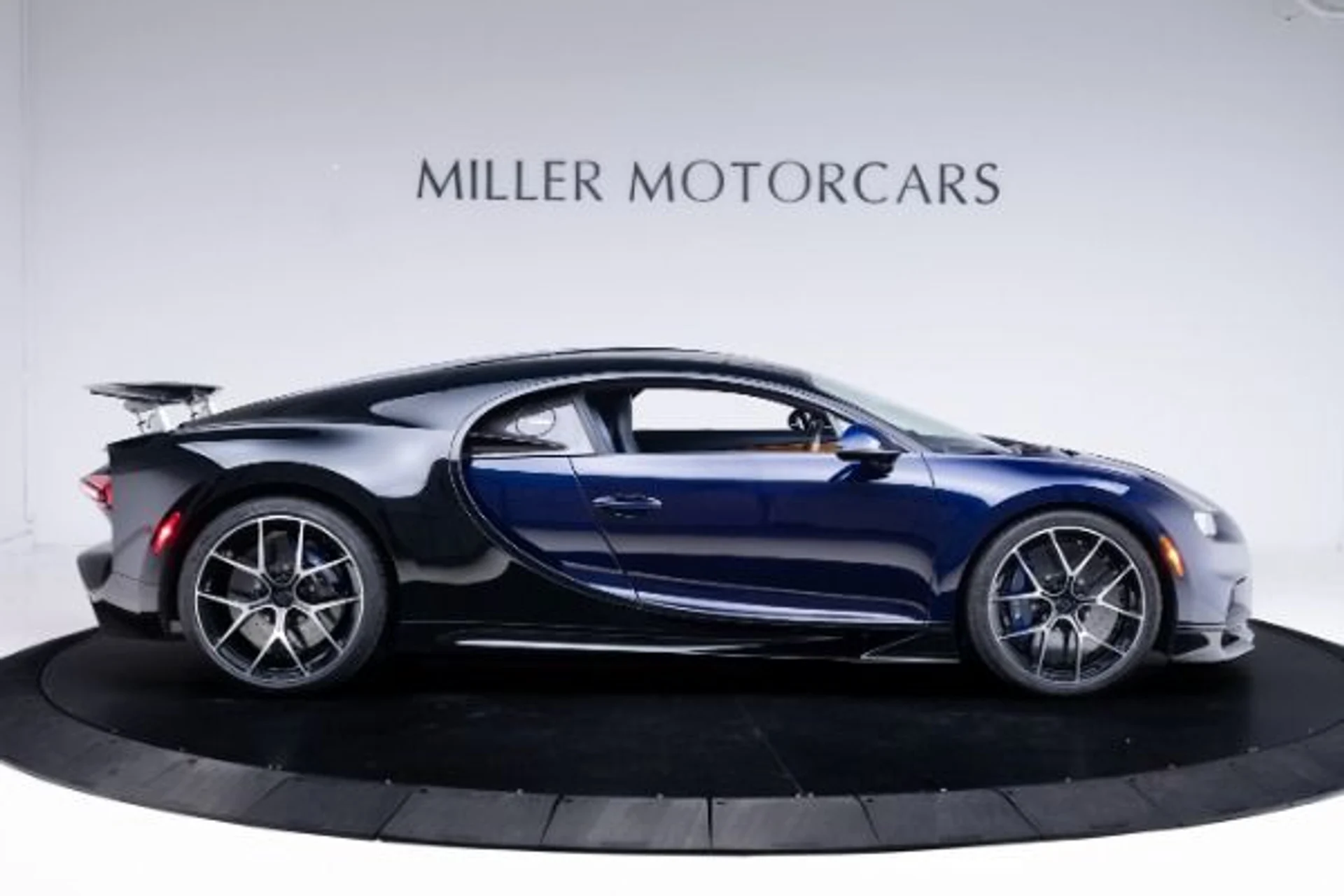 mph005_4096794387_Used_2020_Bugatti_Chiron_Sport_68c899f183