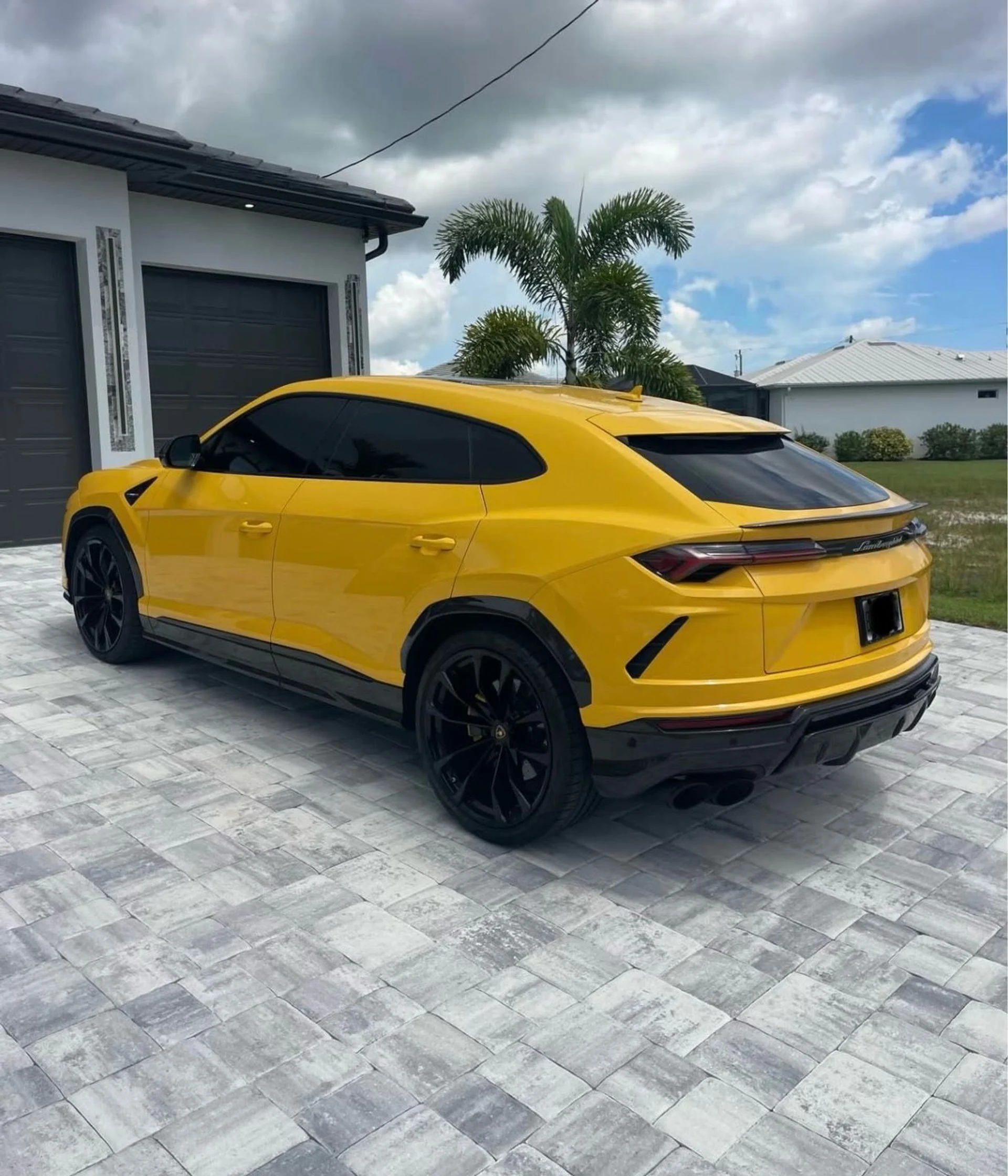 mph005_4107464863_Used_2020_Lamborghini_Urus_1754064682_e46e5a8d58