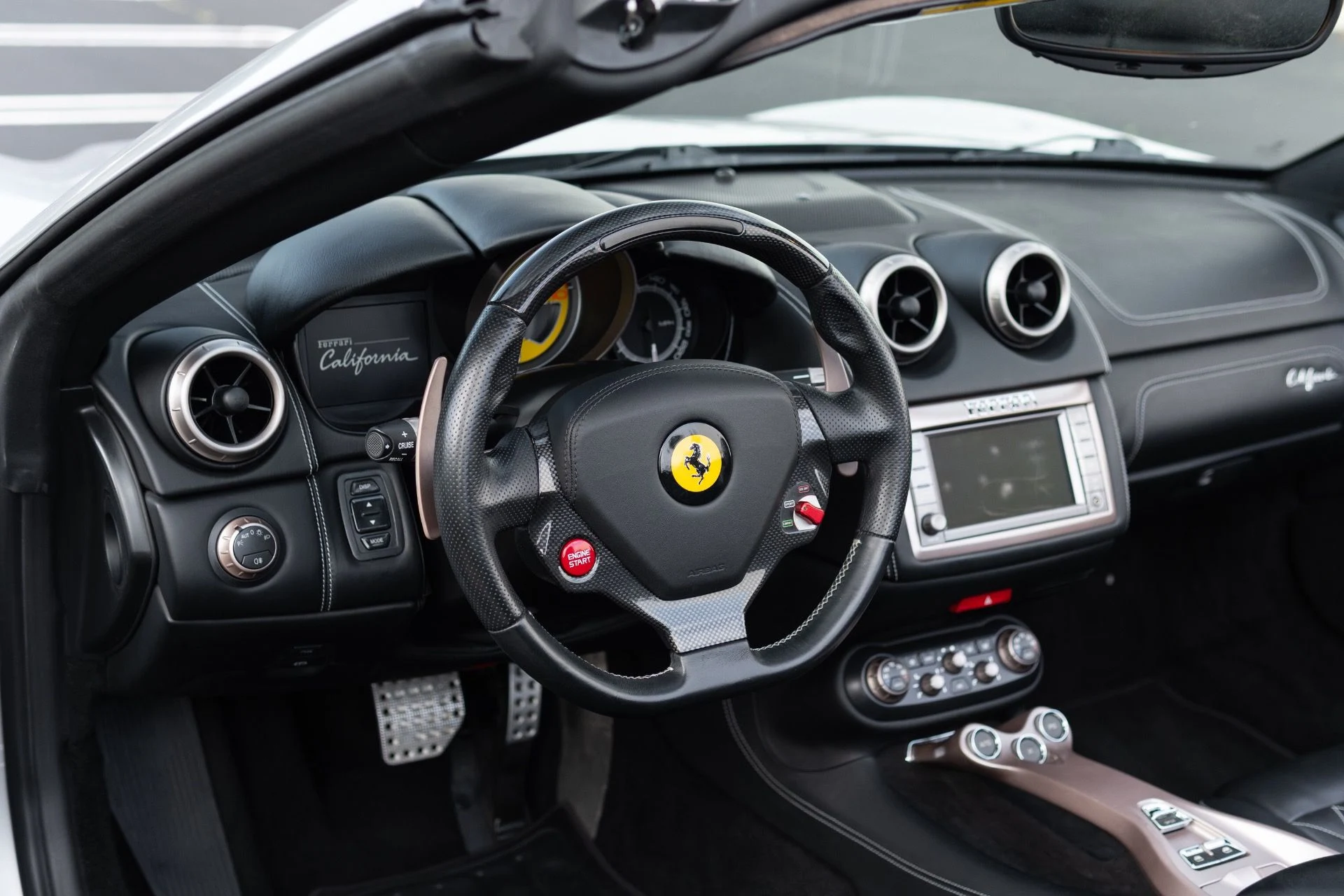 mph005_4109254421_Used_2014_Ferrari_California_1774924910_38cba0ce3f