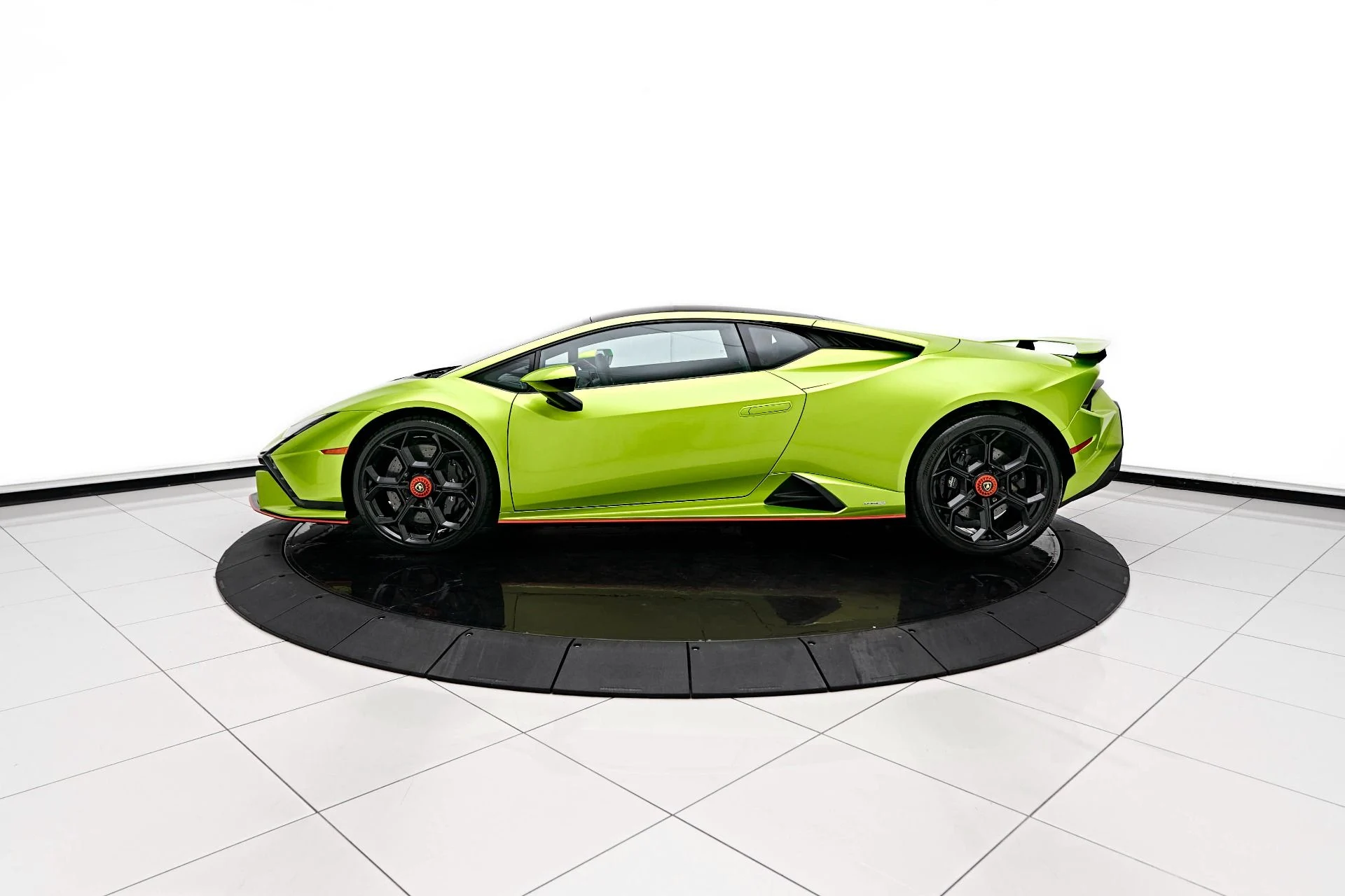 mph005_411544851_Used_2023_Lamborghini_Huracan_Tecnica_Base_1715640571_8f2d7bedb0