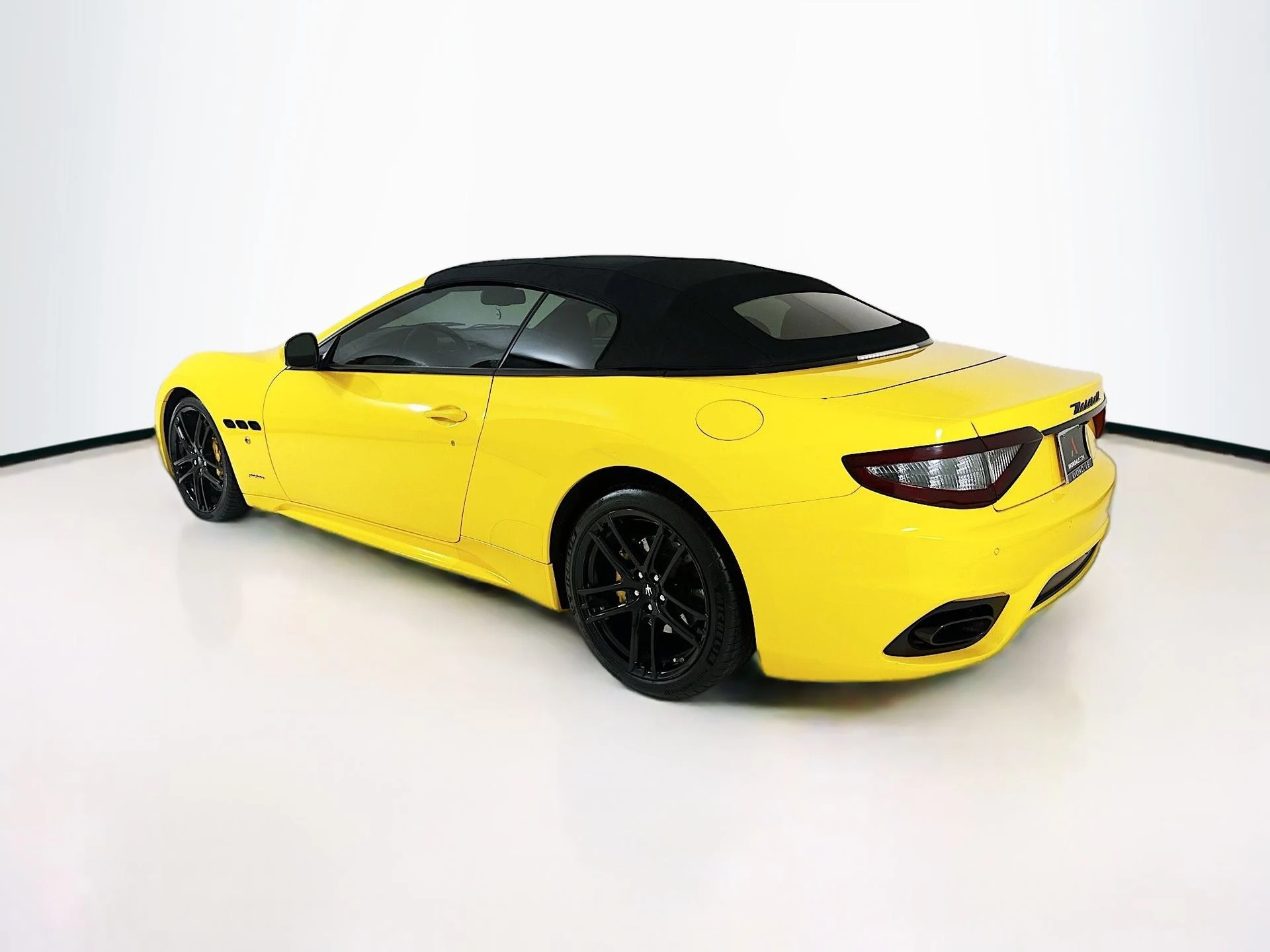 mph005_4117864545_26936b55cacd1447676496c45904ad94x_c1cee9b2f6