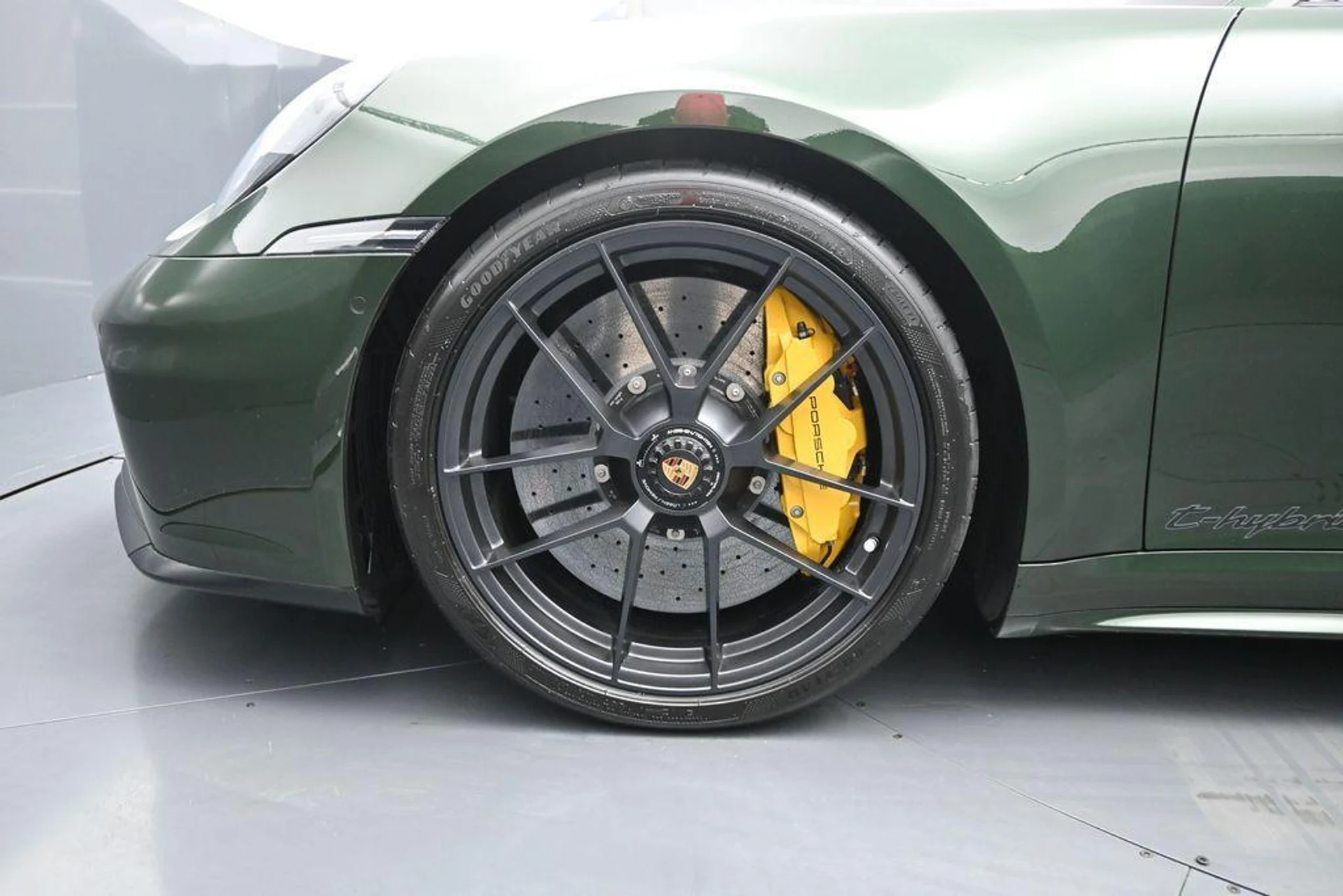 mph005_411832922_Z_Gy_LD_7l_O_Gv8_Wv_U9to_Hru_K_Zr1_NF_8_887f07e180