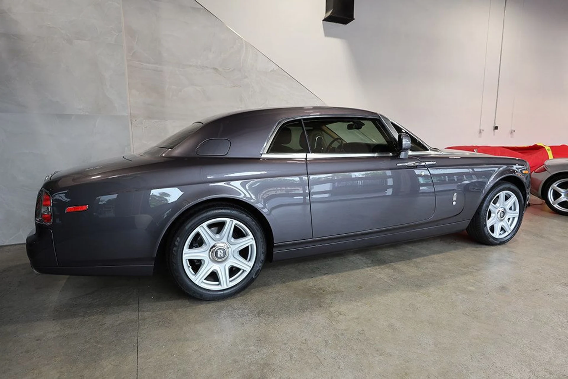 mph005_4122256347_used_2010_rolls_royce_phantom_coupe_2drcoupe_9689_23022670_6_1024_cd0cd4c9ee