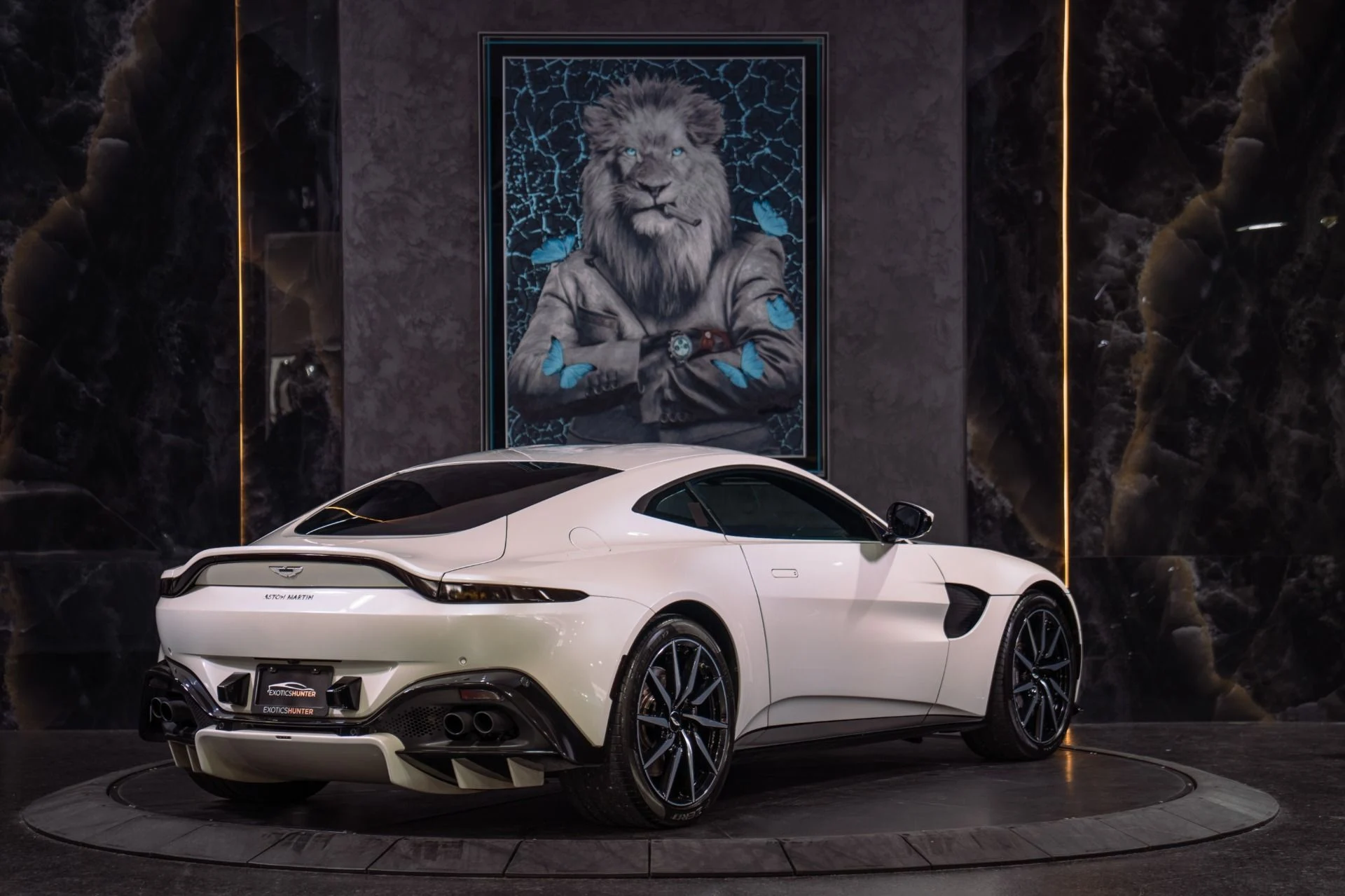 mph005_4124777188_Used_2019_Aston_Martin_Vantage_1792797785_57f83a7c6a