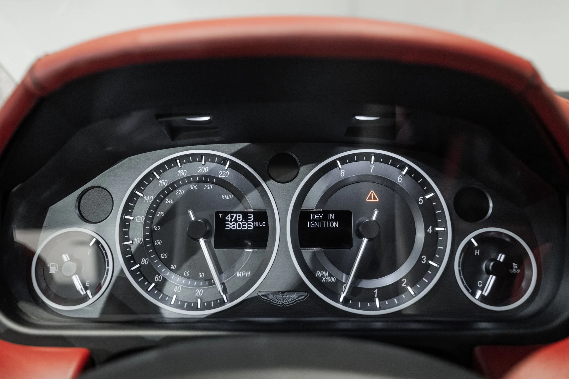 mph005_4134464921_Used_2011_Aston_Martin_V12_Vantage_1762183015_523489dd8f