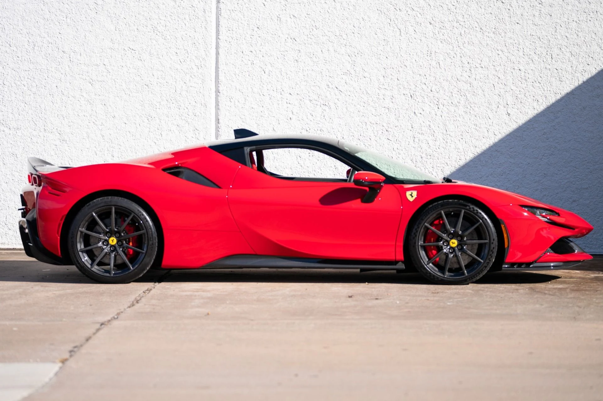 mph005_413573596_Used_2023_Ferrari_SF_90_Stradale_1764710816_f28114cd09