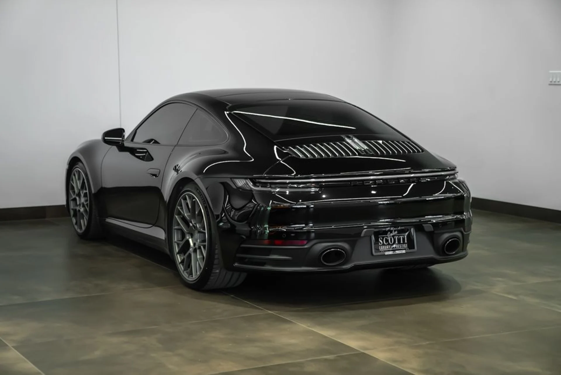 mph005_4139238069_porsche_911_2020_jpg_v_1781715934_1a888b675f