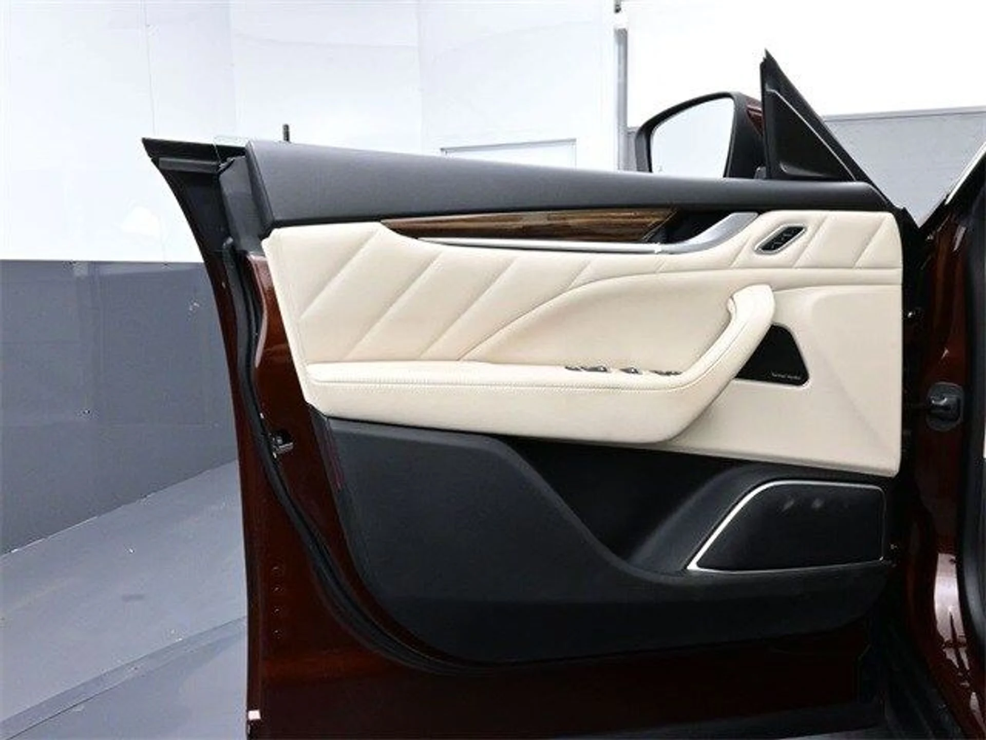 mph005_4139999715_613e73576a0631f3177ca24b890fd441x_ea39eec185