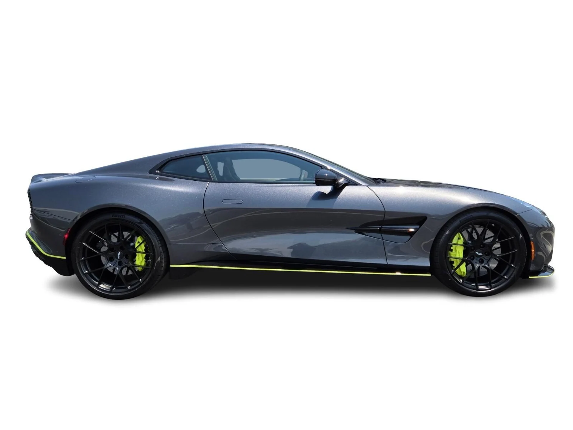 mph005_4142267520_New_2025_Aston_Martin_Vanquish_V12_1754459264_8292d90225