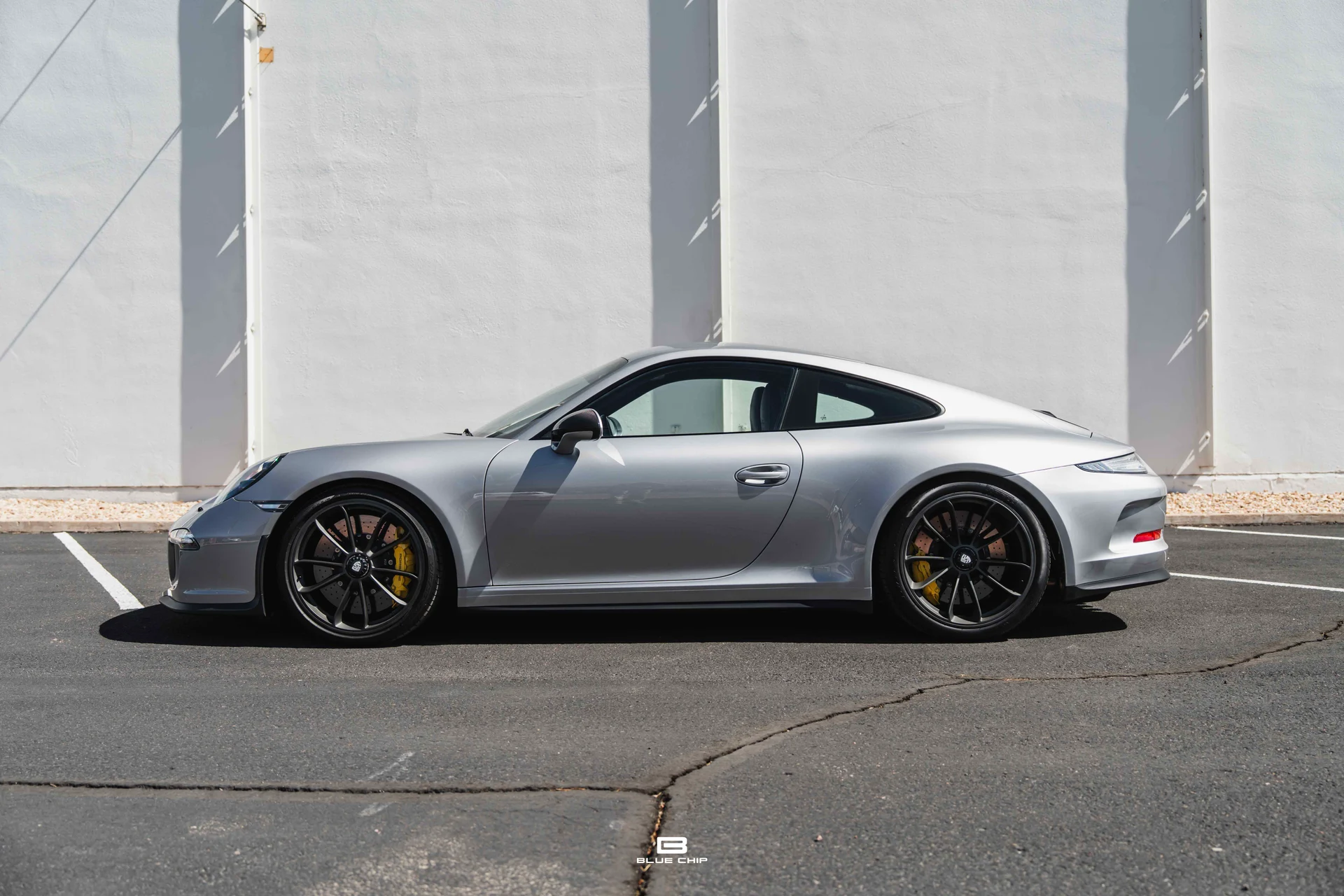 mph005_4142646457_6a2c87e3ecc591960db029ef_2016_Porsche_911_R_06_9aeacbcd00