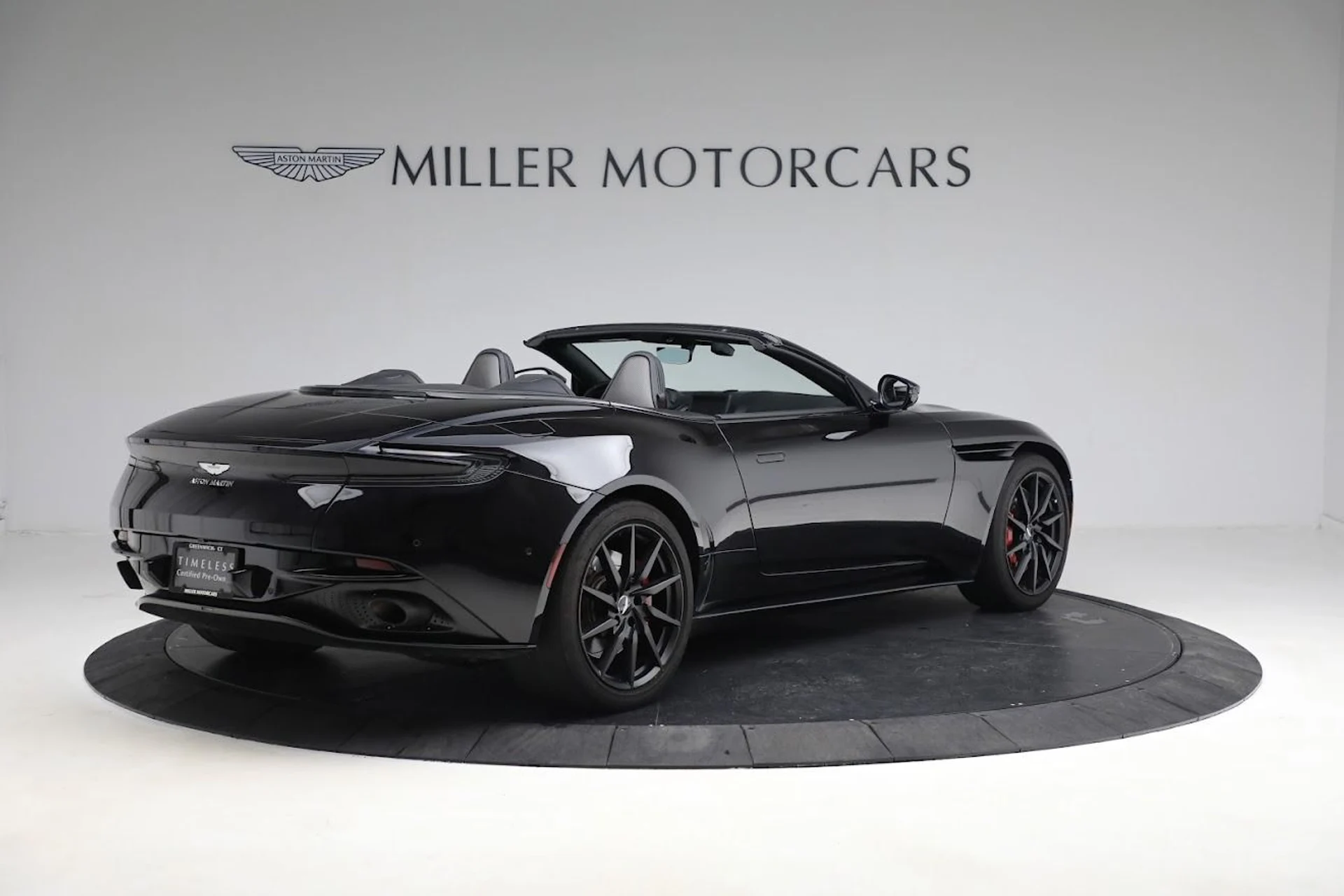 mph005_4156446776_Used_2019_Aston_Martin_DB_11_Volante_ee44883749