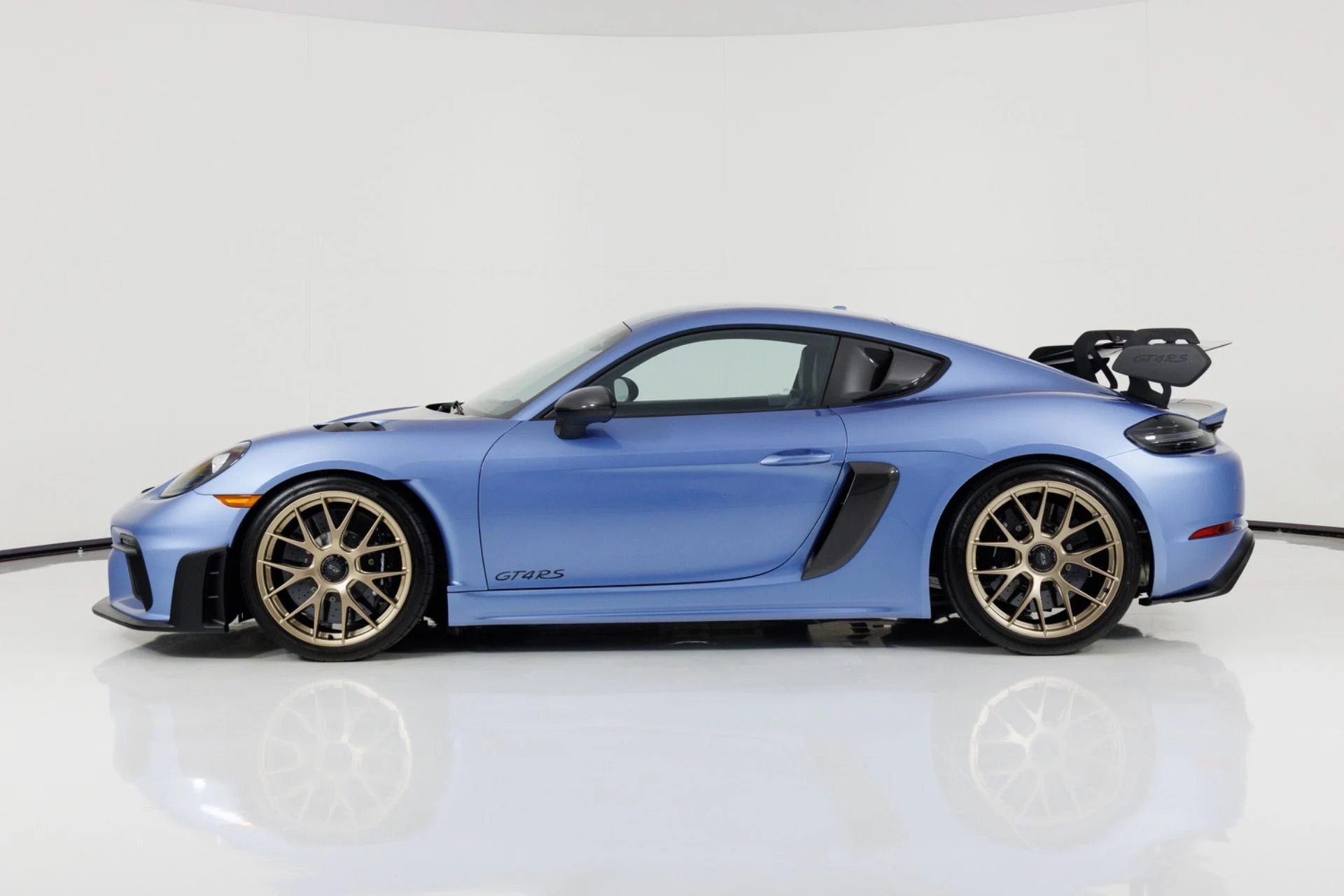 mph005_4158132729_Used_2023_Porsche_718_Cayman_GT_4_RS_1780679128_965123e4ed