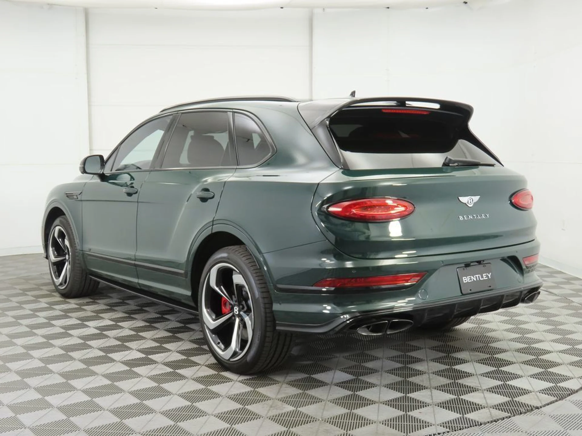 mph005_416306992_used_2025_bentley_bentayga_v8awd_8119_22891854_7_1024_f9e324dec1