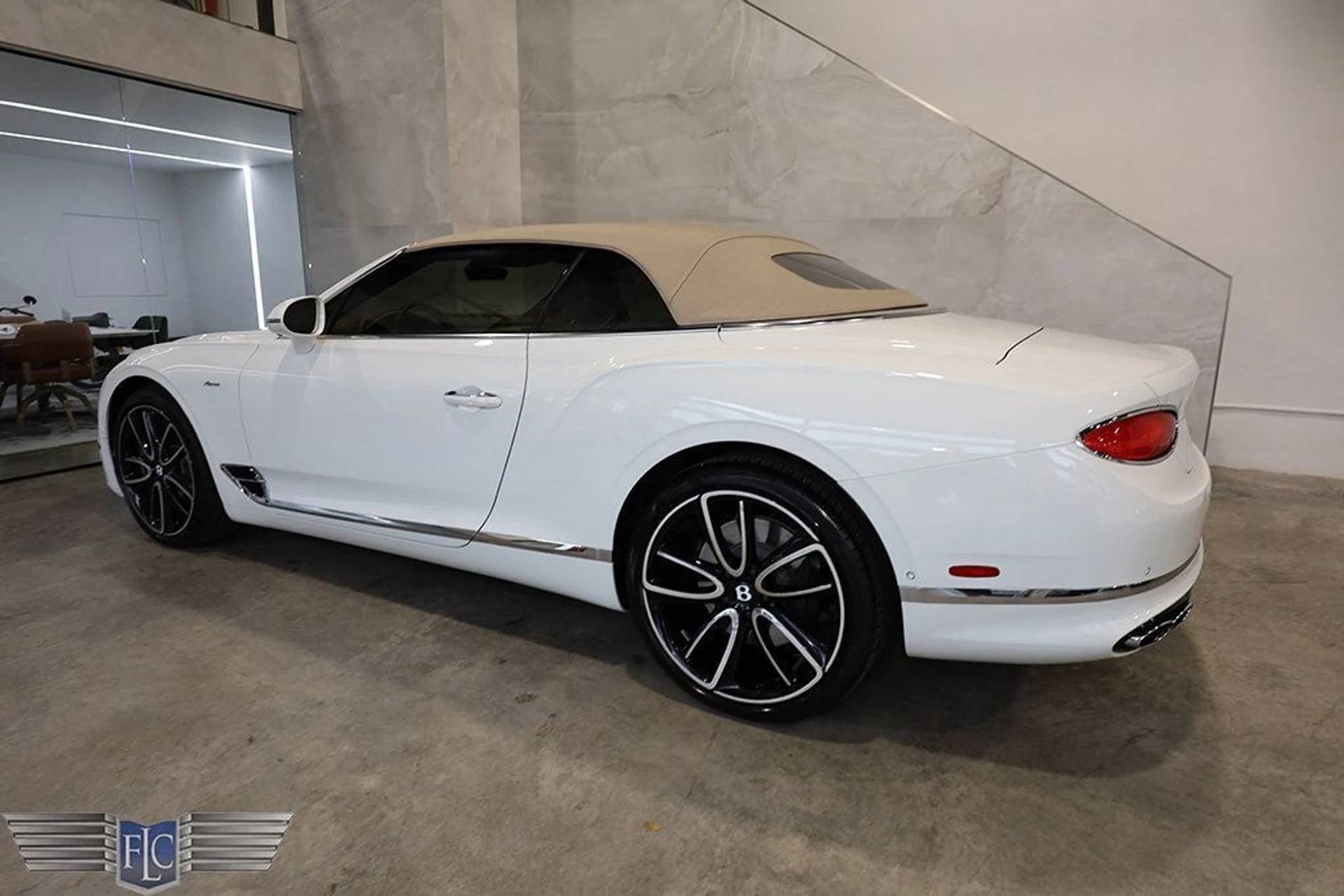 mph005_4165771896_used_2023_bentley_continental_gtazureconvertible_9689_22727335_6_1024_1a35eb6d61