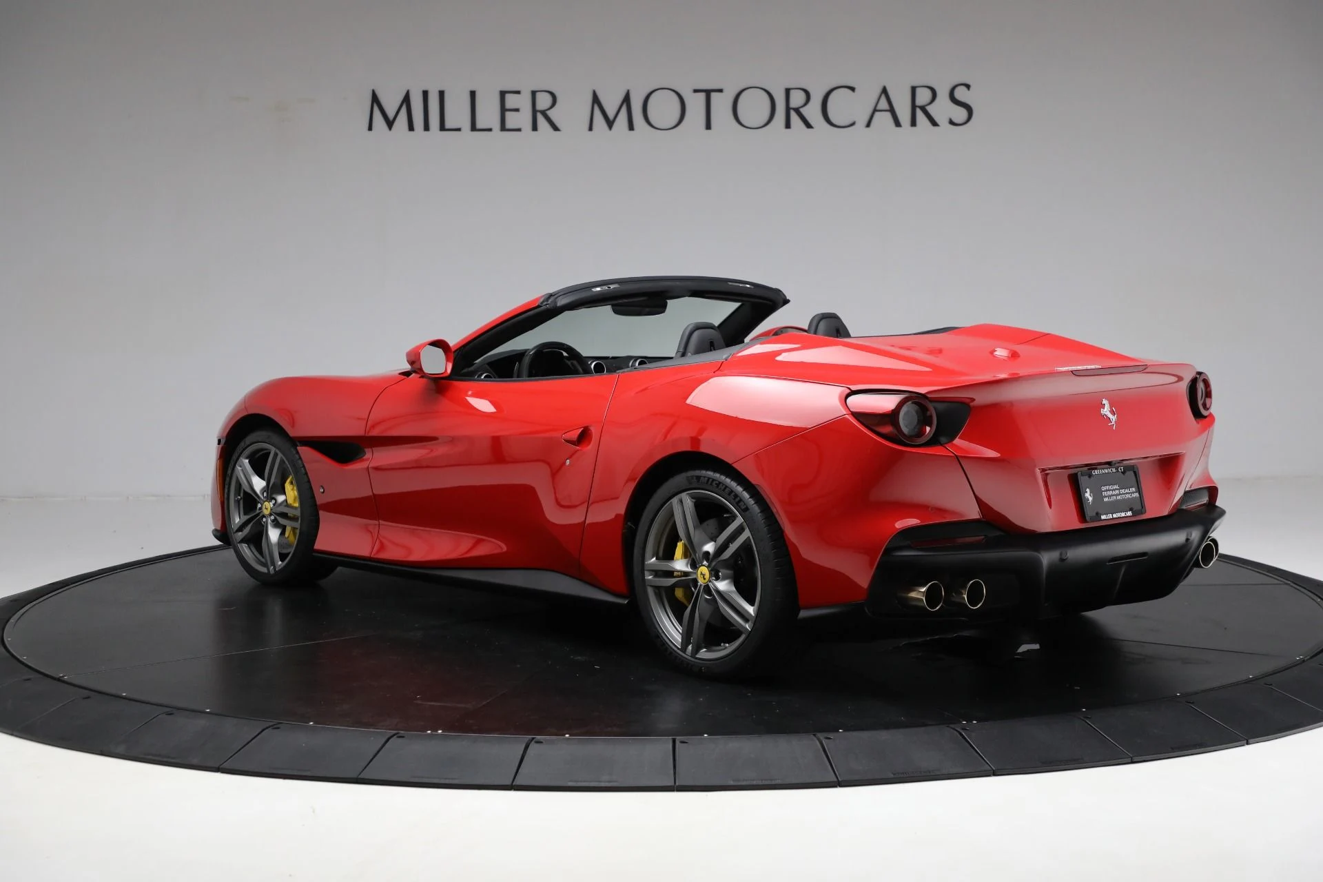 mph005_4166343040_Used_2023_Ferrari_Portofino_M_1793389960_5d3c242e8a