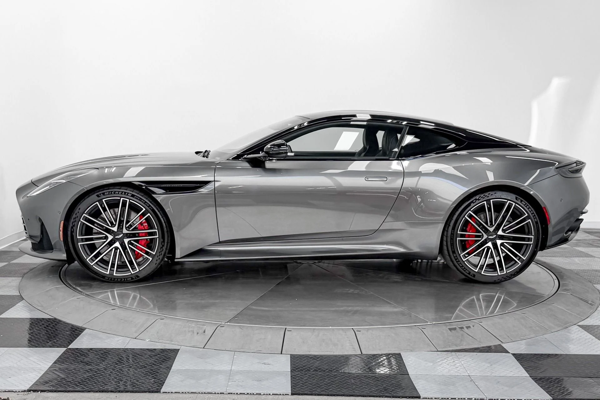 mph005_4171245104_Used_2024_Aston_Martin_DB_12_V8_Inspire_Sport_Interior_671_Horsepower_Low_M_Iles_1784830647_eb5255f481