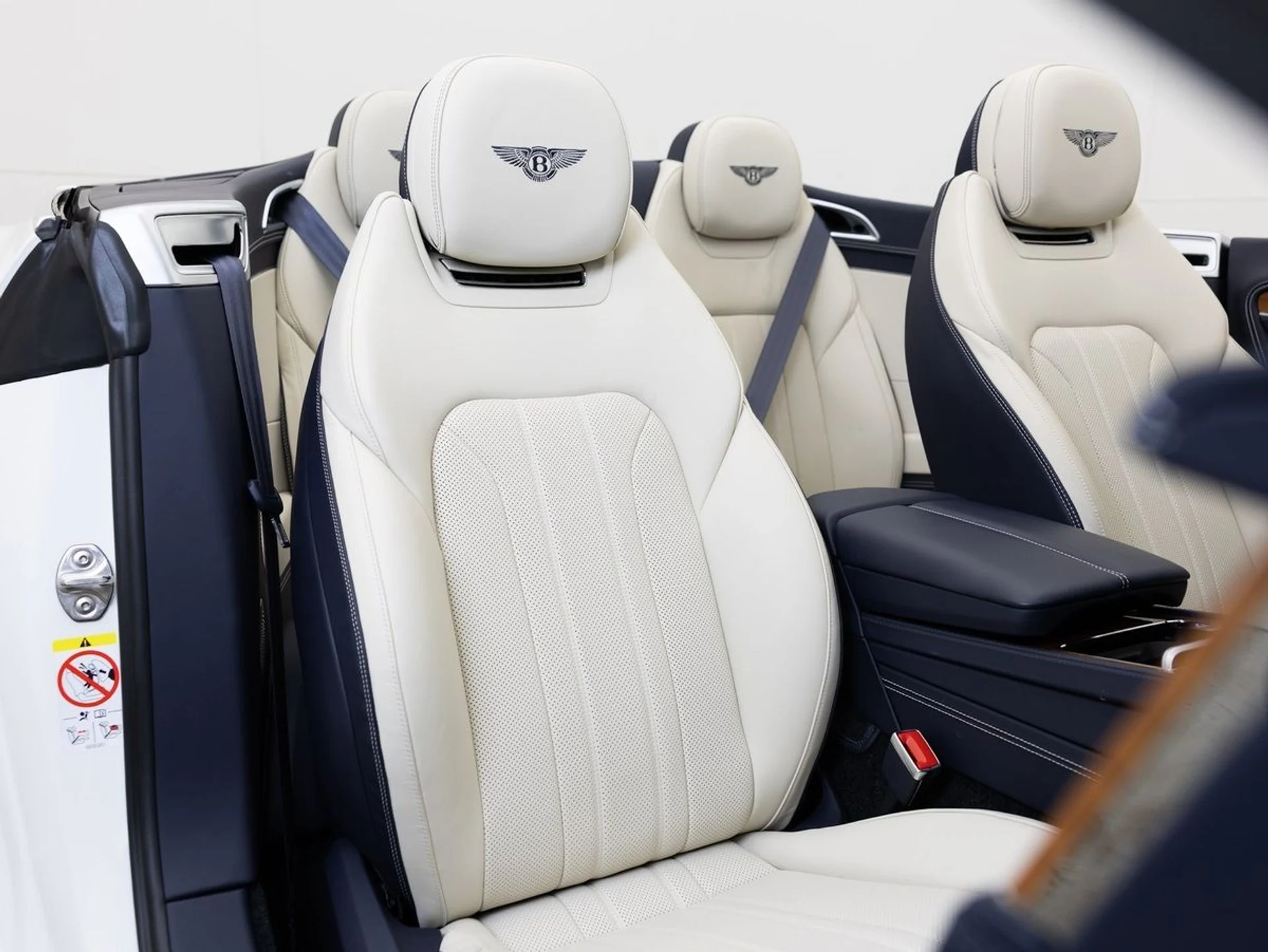 mph005_4171902938_j98s2hi659ci0wgow002c59fqfq3_fc20c4b8e6