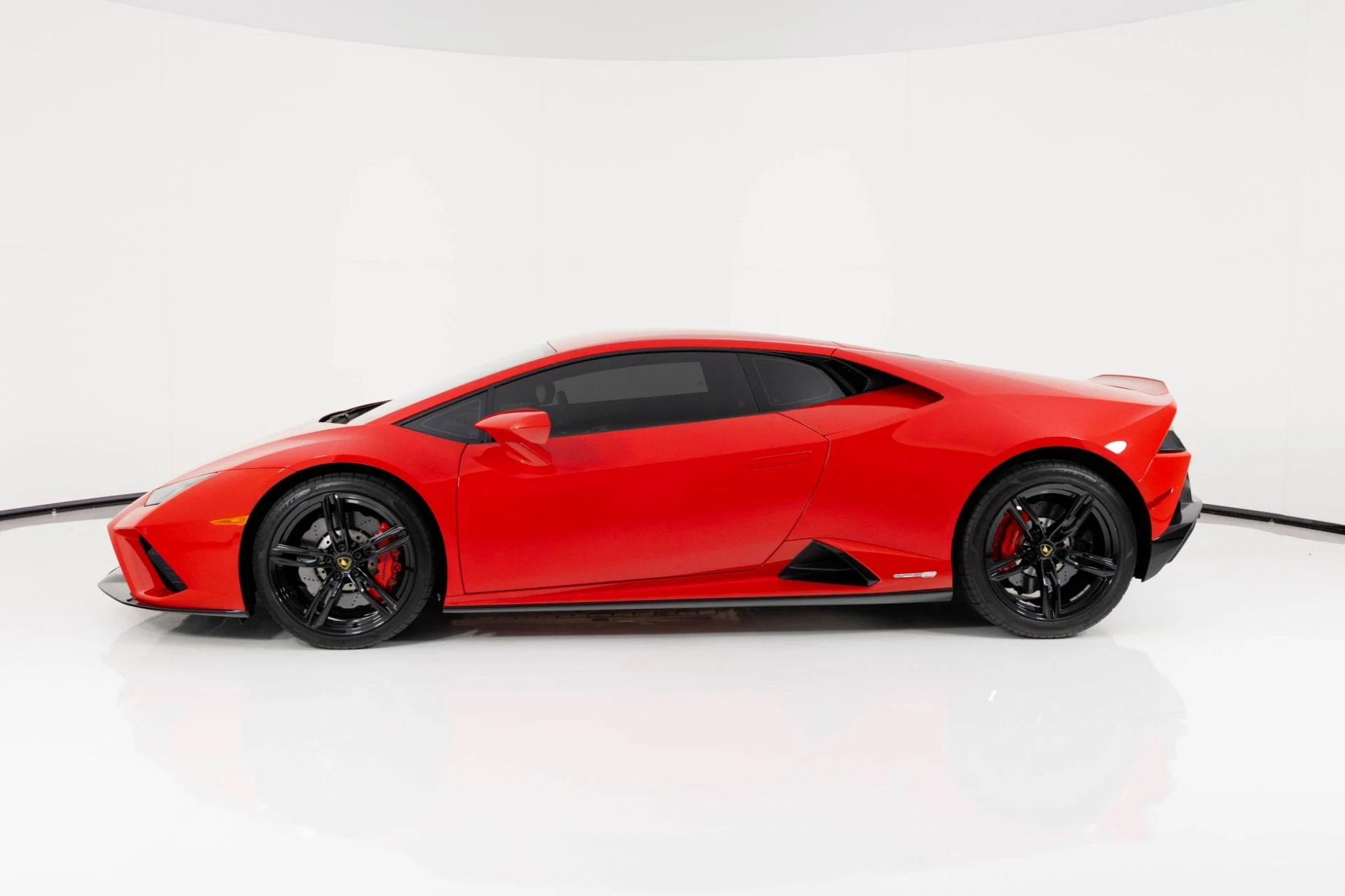 mph005_4179811515_Used_2021_Lamborghini_Huracan_EVO_1762806436_17189e4560
