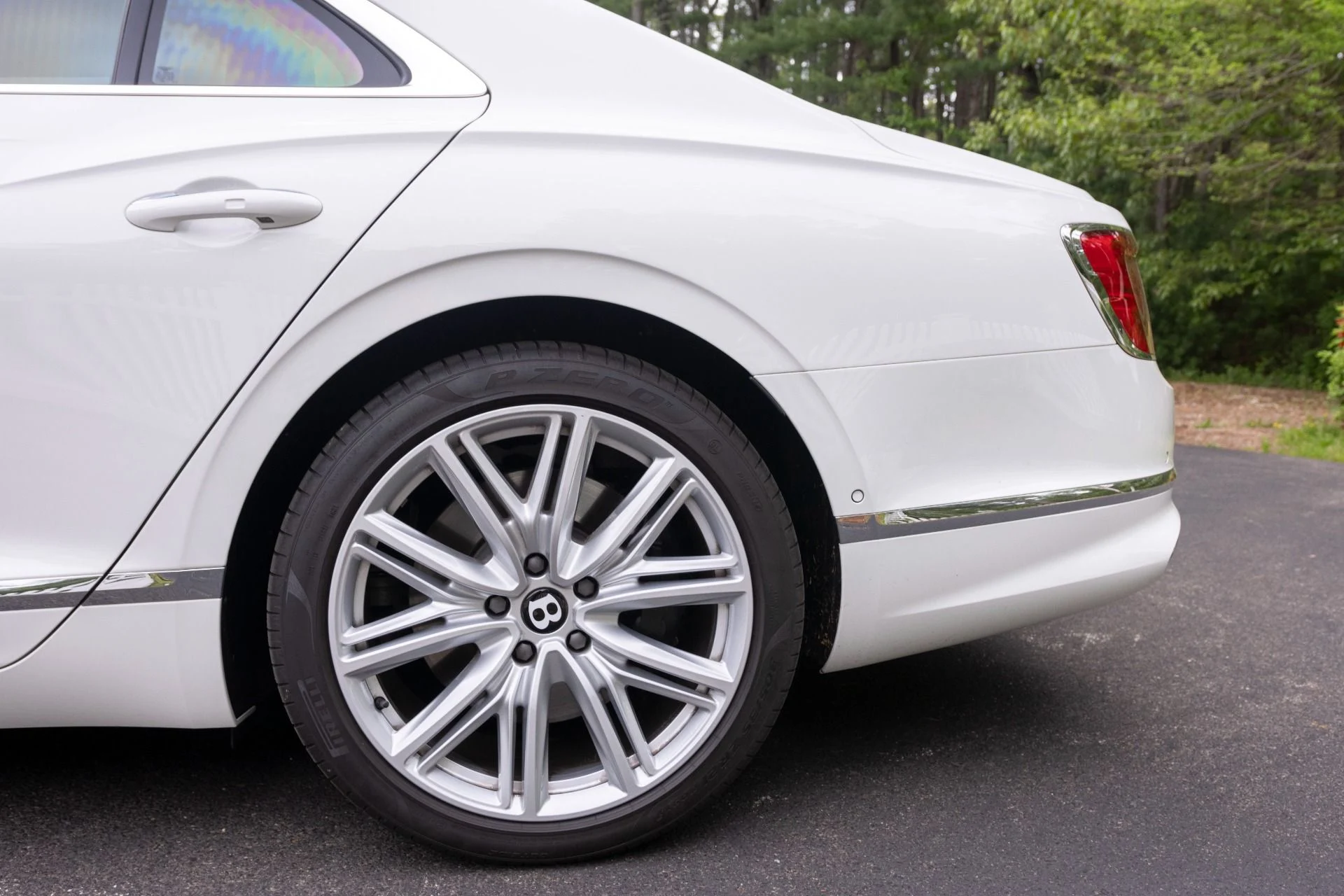 mph005_418446405_Used_2024_Bentley_Flying_Spur_V8_1779398452_09e9ea8b78