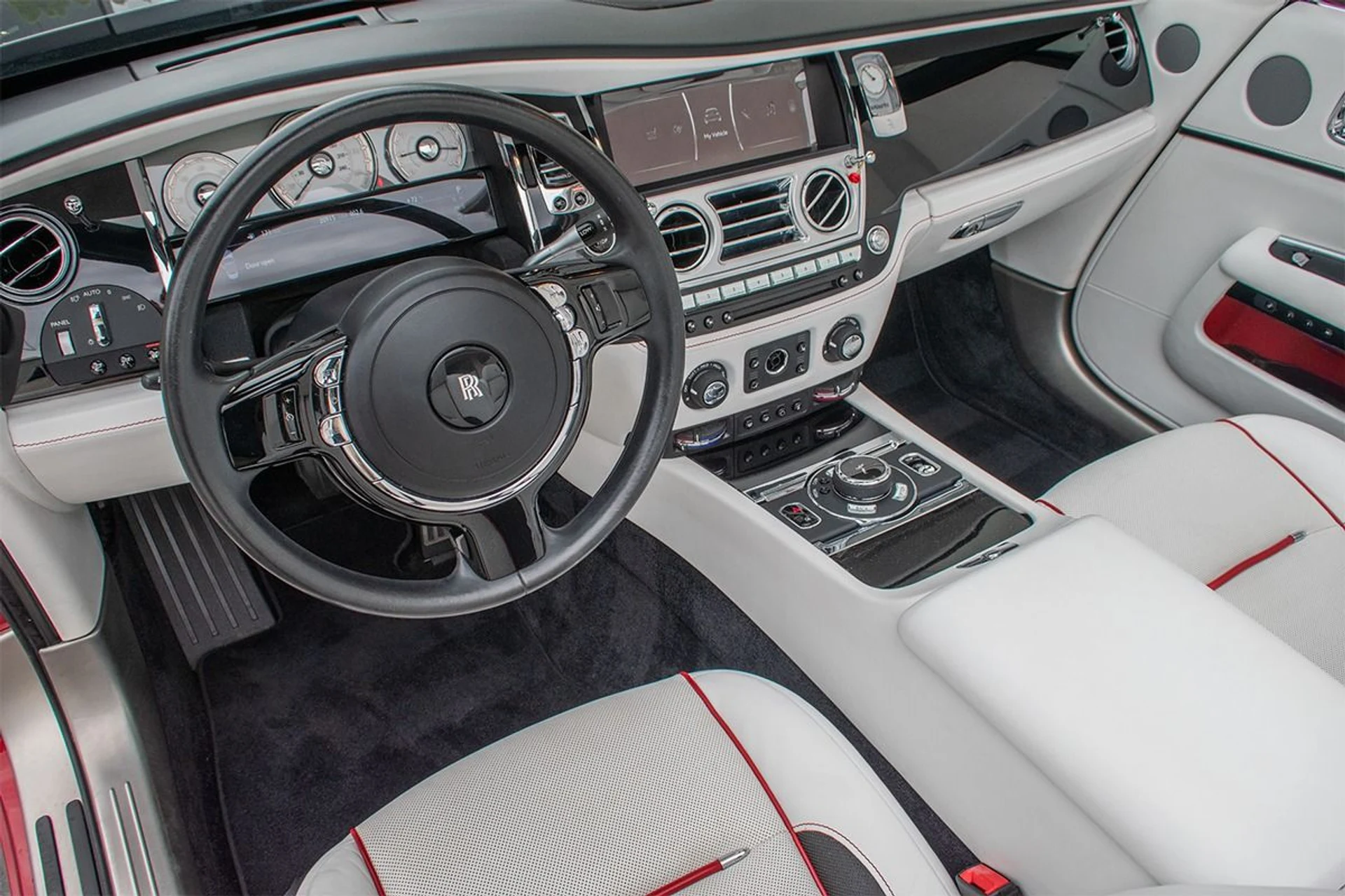 mph005_4185551169_Used_2018_Rolls_Royce_Dawn_1731687937_3b10238be0