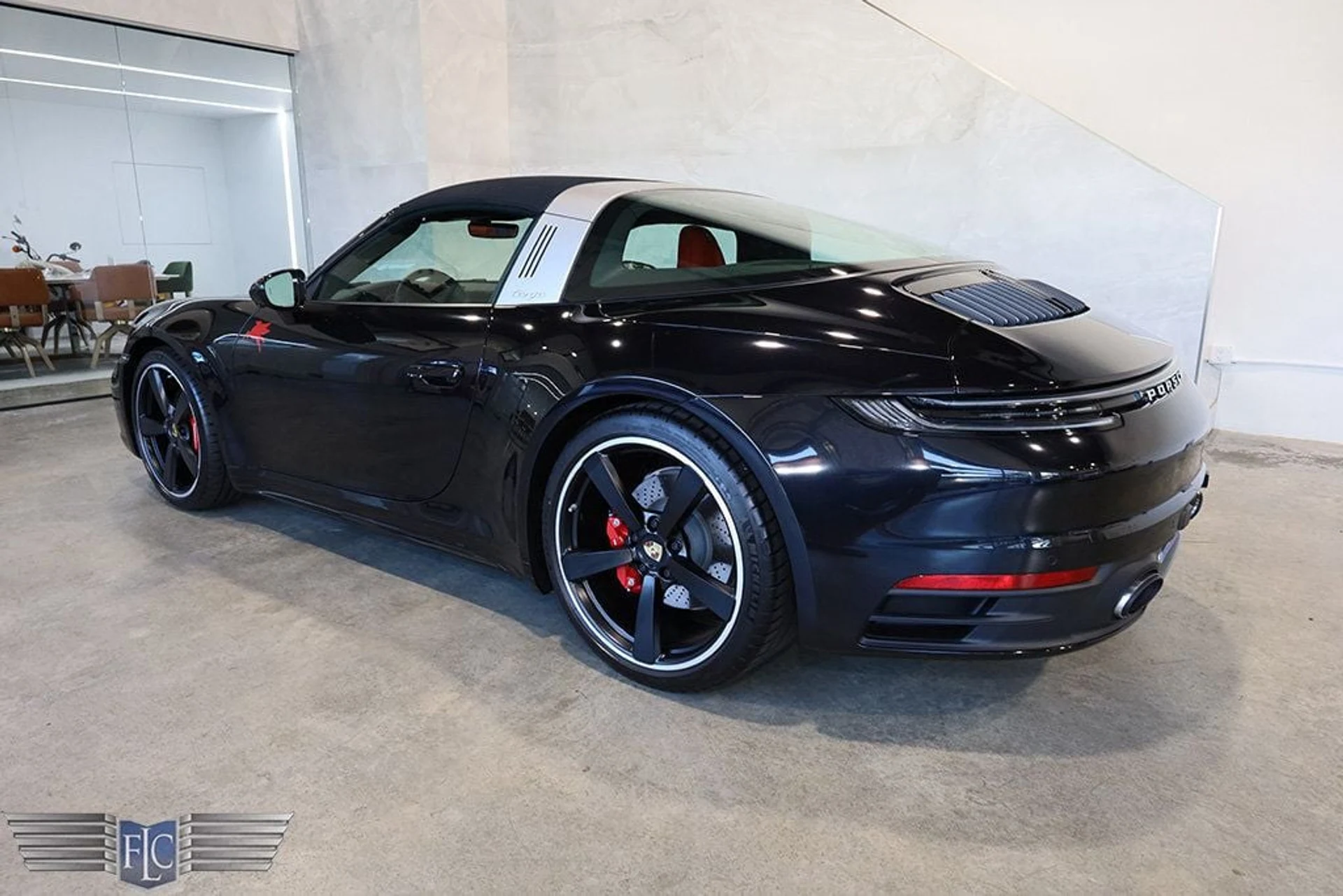 mph005_4193585752_used_2024_porsche_911_targa4s_9689_22903076_6_1024_0104a25ada