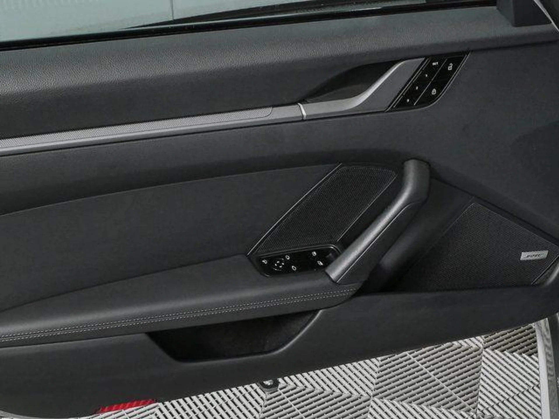 mph005_4195537859_d_KJ_Kl_Z70s_UEGSV_Cst_CN_Rc_Tw32_Og_bffb3e5665