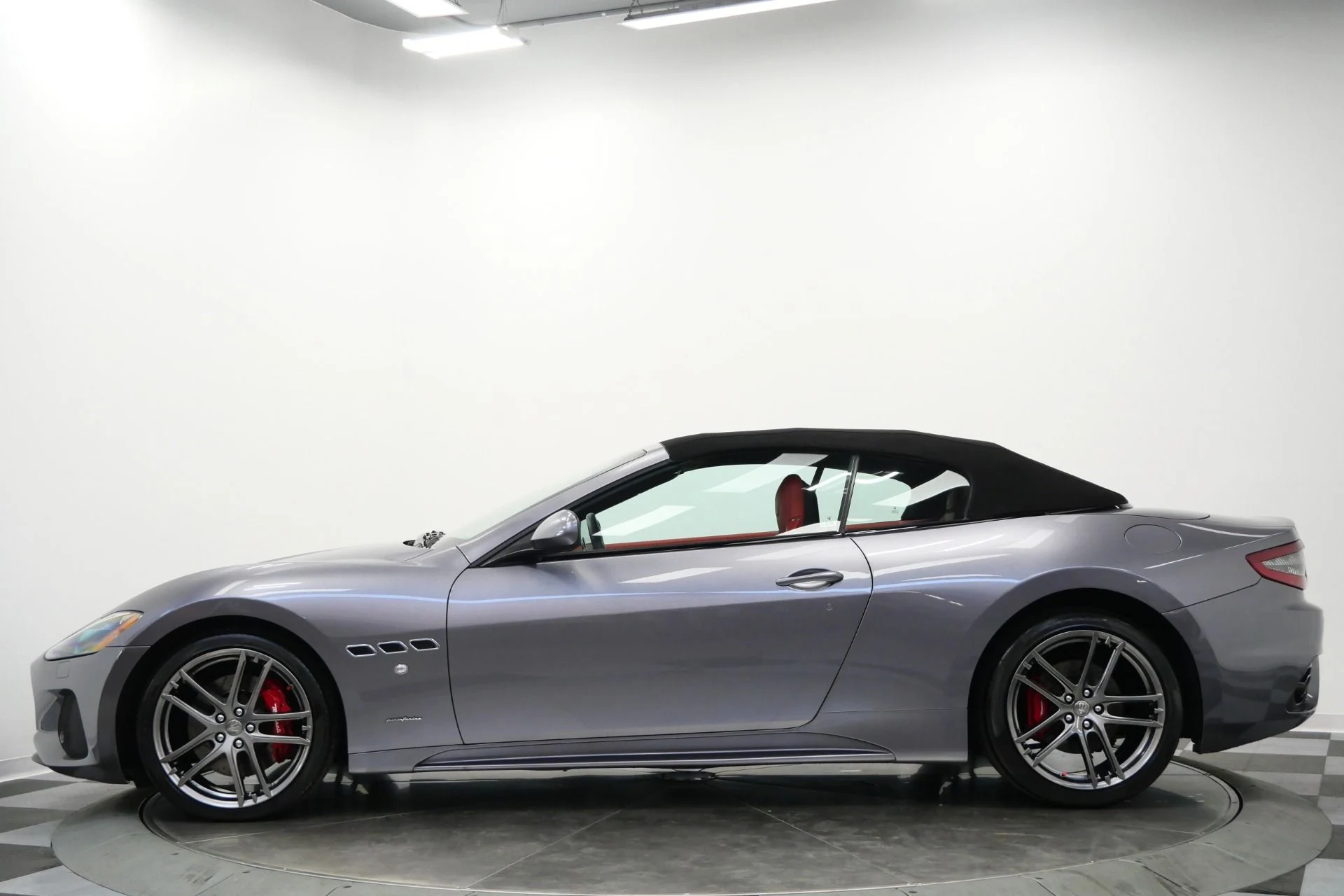 mph005_419597600_Used_2019_Maserati_Gran_Turismo_Convertible_Sport_Rare_Color_Carbon_Fiber_Interior_Trim_1773689122_662c49a368