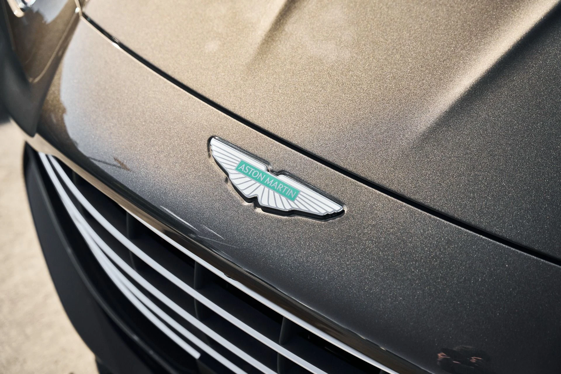 mph005_4202993096_Used_2026_Aston_Martin_Vantage_S_1778102435_d402cb42d7