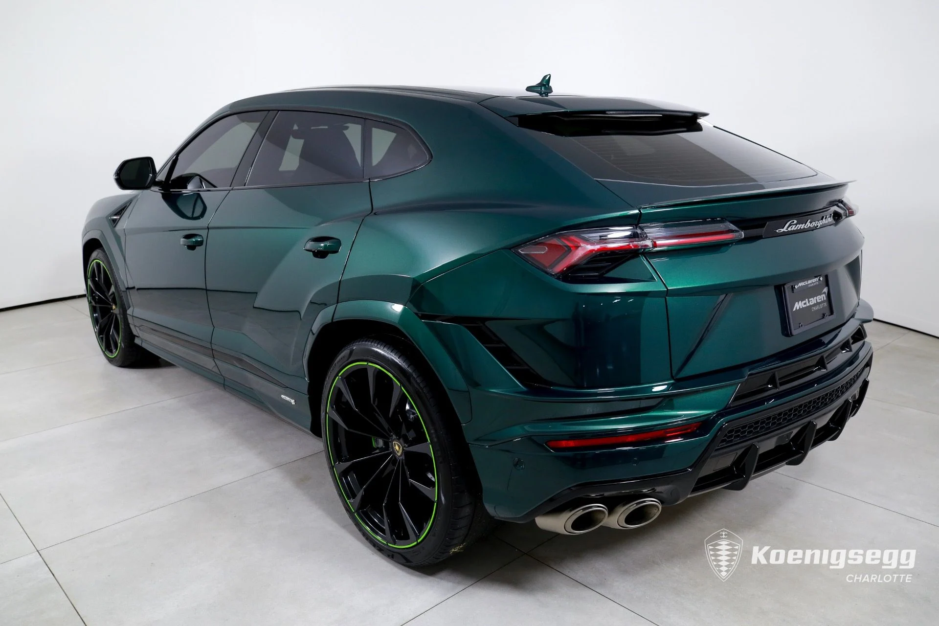 mph005_4204213533_Used_2024_Lamborghini_Urus_S_1760998520_3ec060d35e