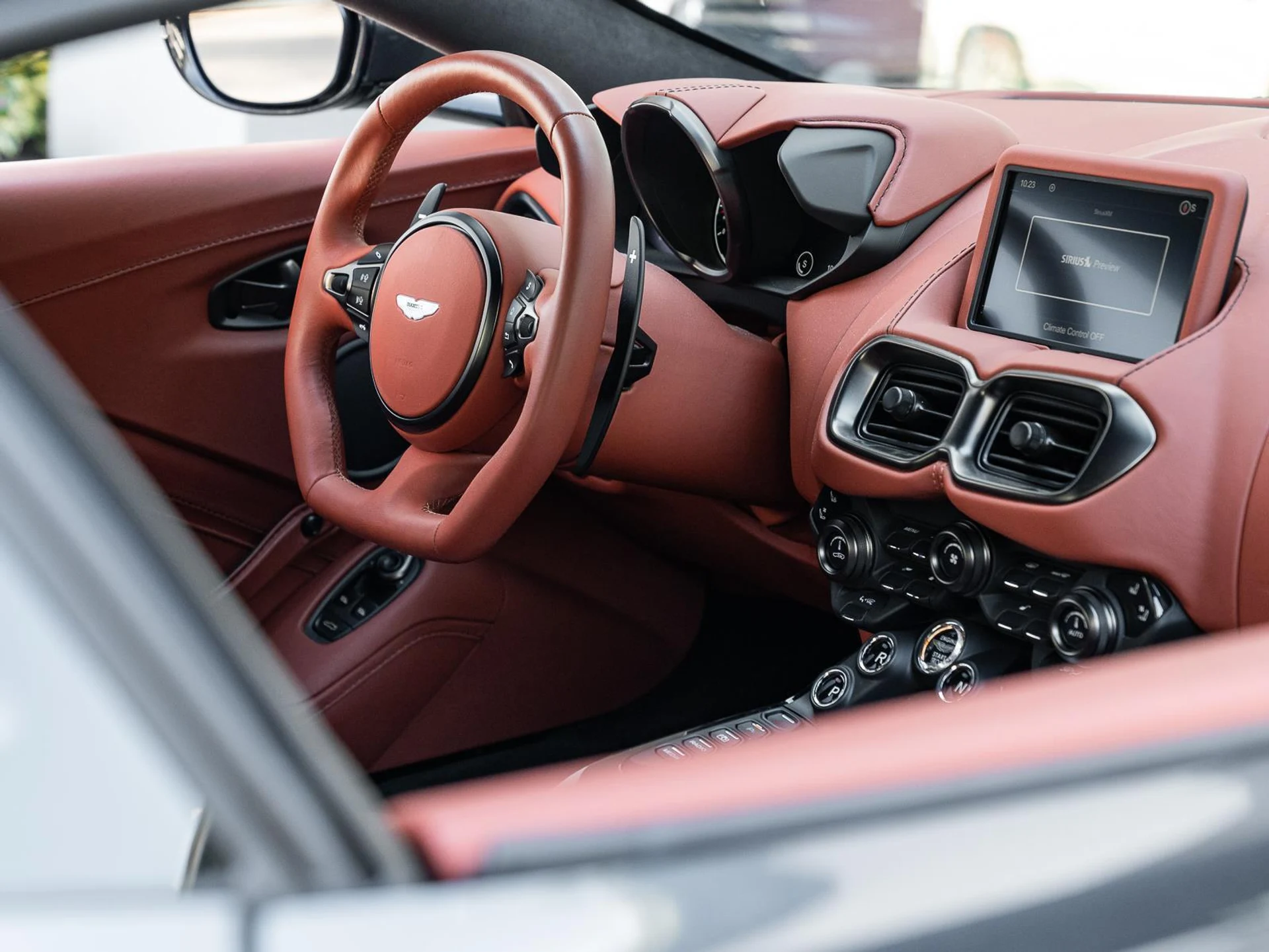 mph005_4207714706_Used_2021_Aston_Martin_Vantage_Coupe_Automatic_1771064396_d49b1a12df