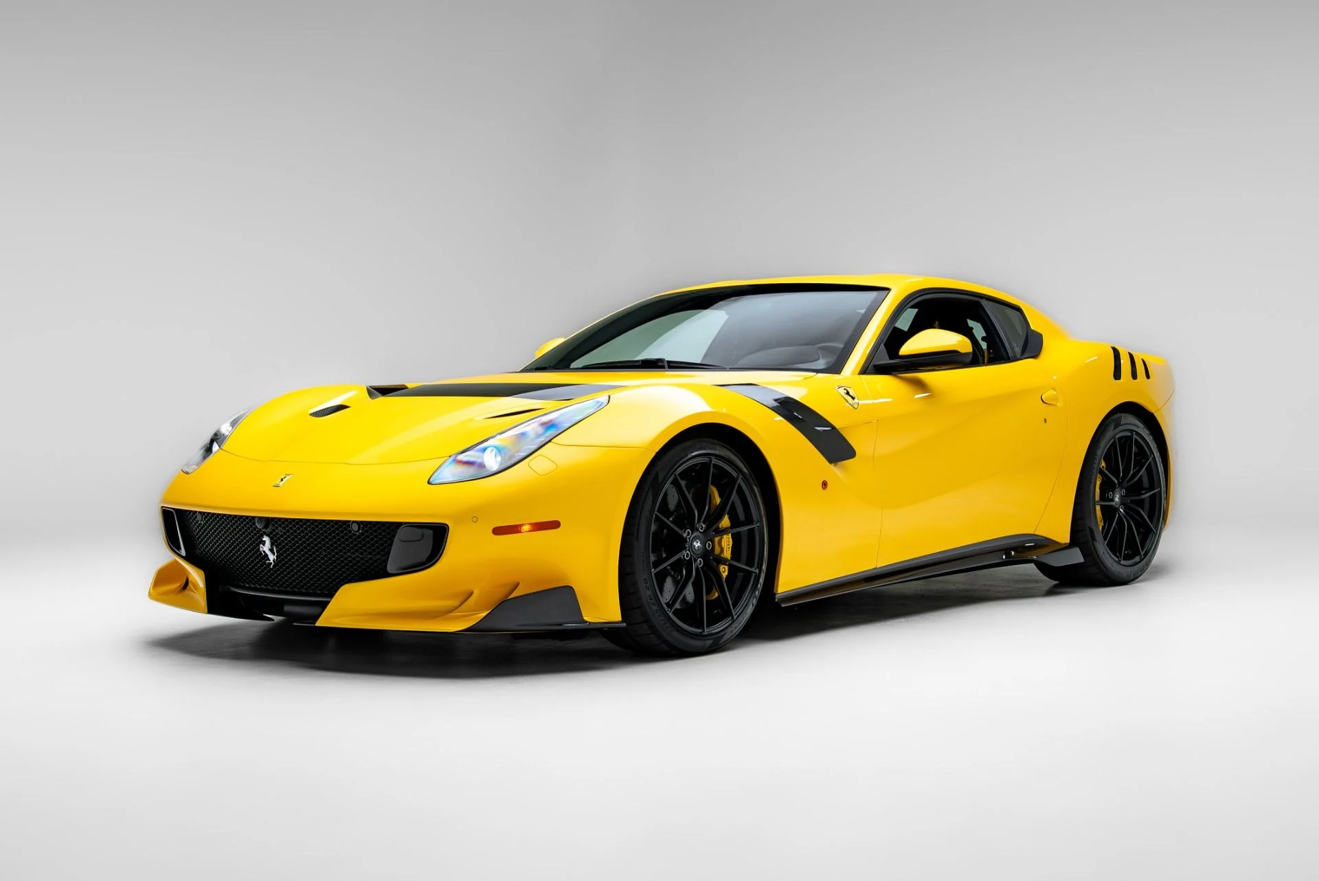 mph005_4227611142_Used_2017_Ferrari_F12tdf_1777399989_da82495809