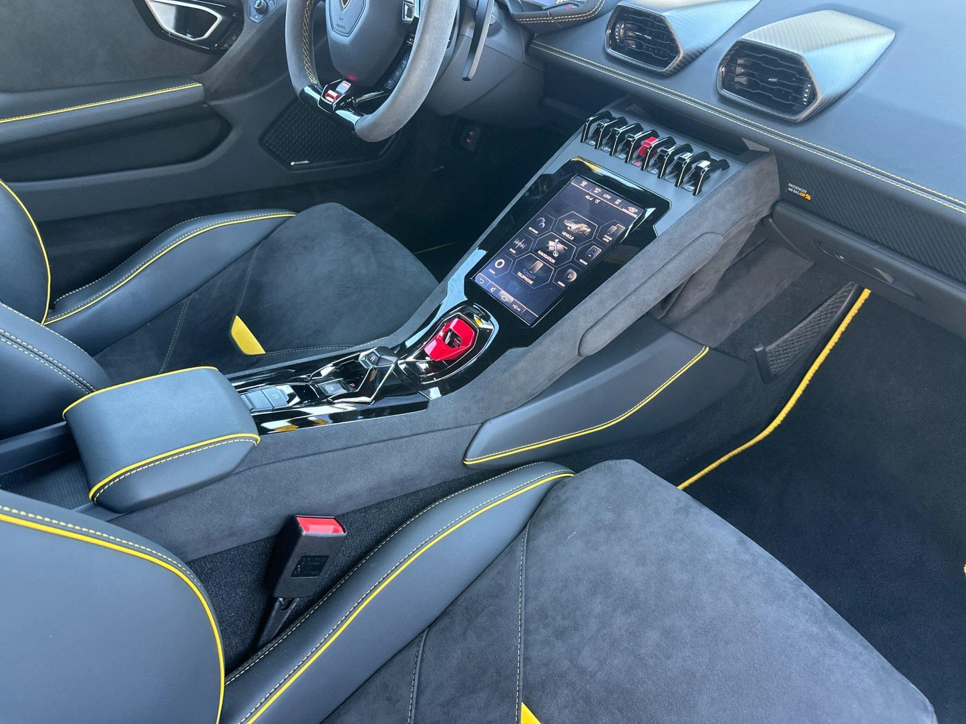 mph005_4240180120_Used_2024_Lamborghini_Huracan_Tecnica_1792147649_15fc9888c9