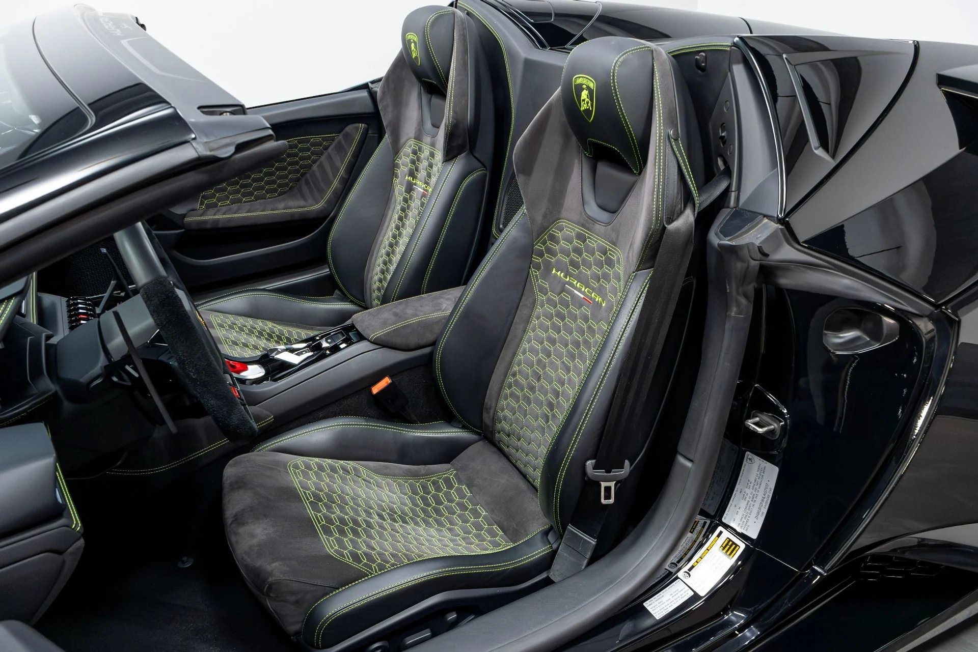 mph005_424615502_Used_2017_Lamborghini_Huracan_1775865662_eec7479dc8