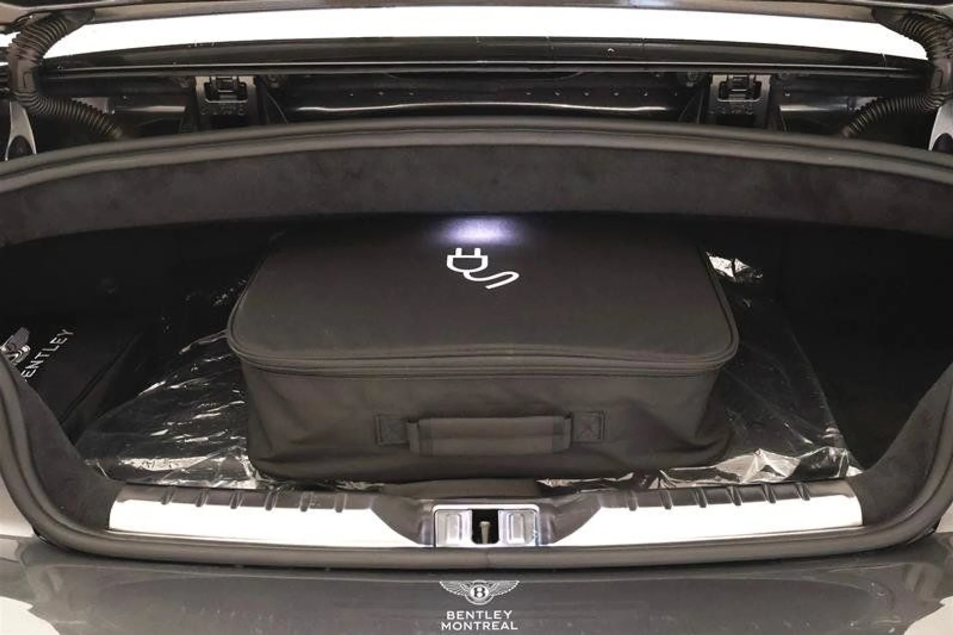 mph005_4246585687_37778721_08747_sqwuun33_0d49958b6c