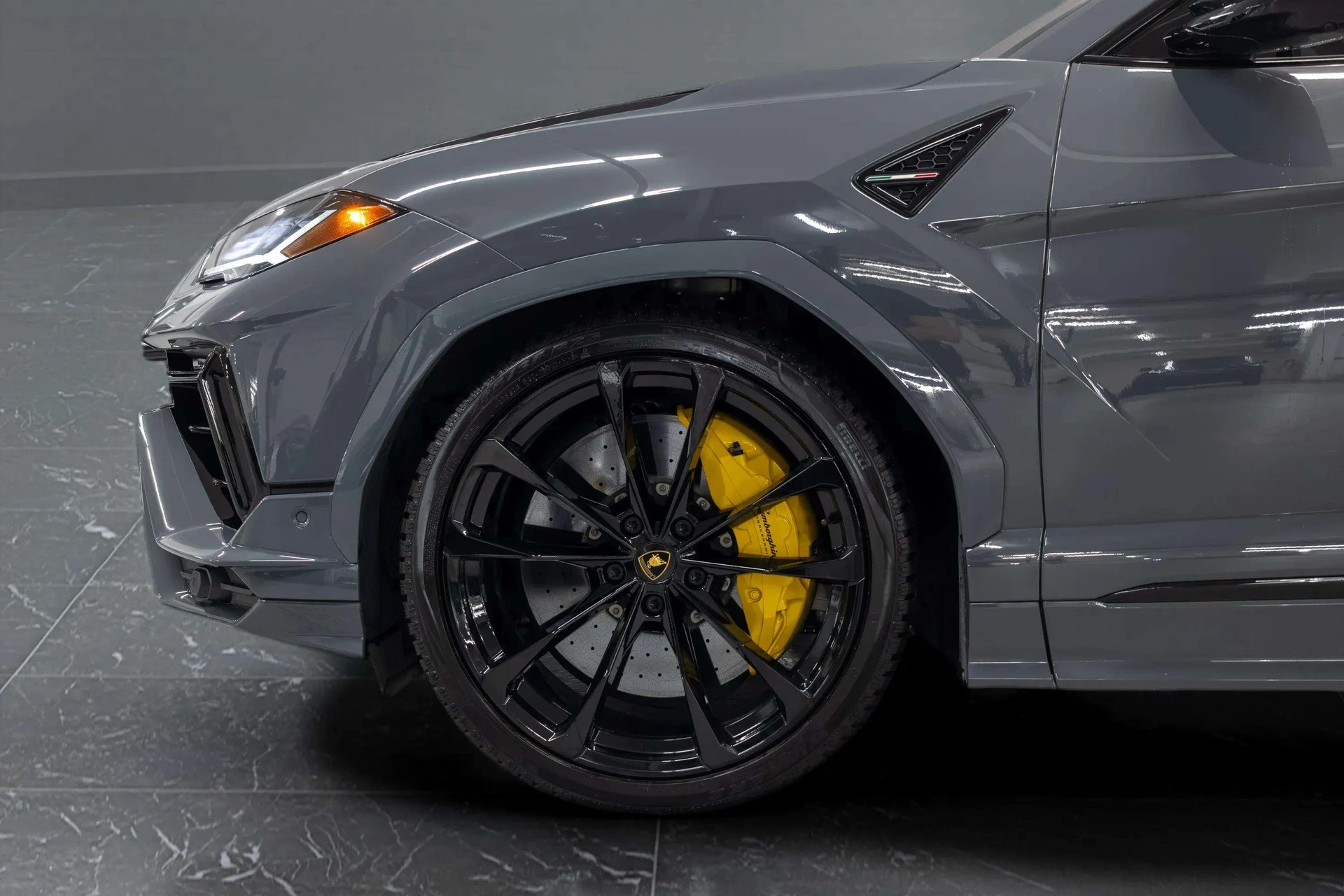 mph005_4249019213_21691c8e_d04c_4e50_94c5_b8b0d154c8c1_202320_Lamborghini20_Urus20_S2028_ZPBCB_3_ZL_4_PLA_2366129_6_36e4e60251