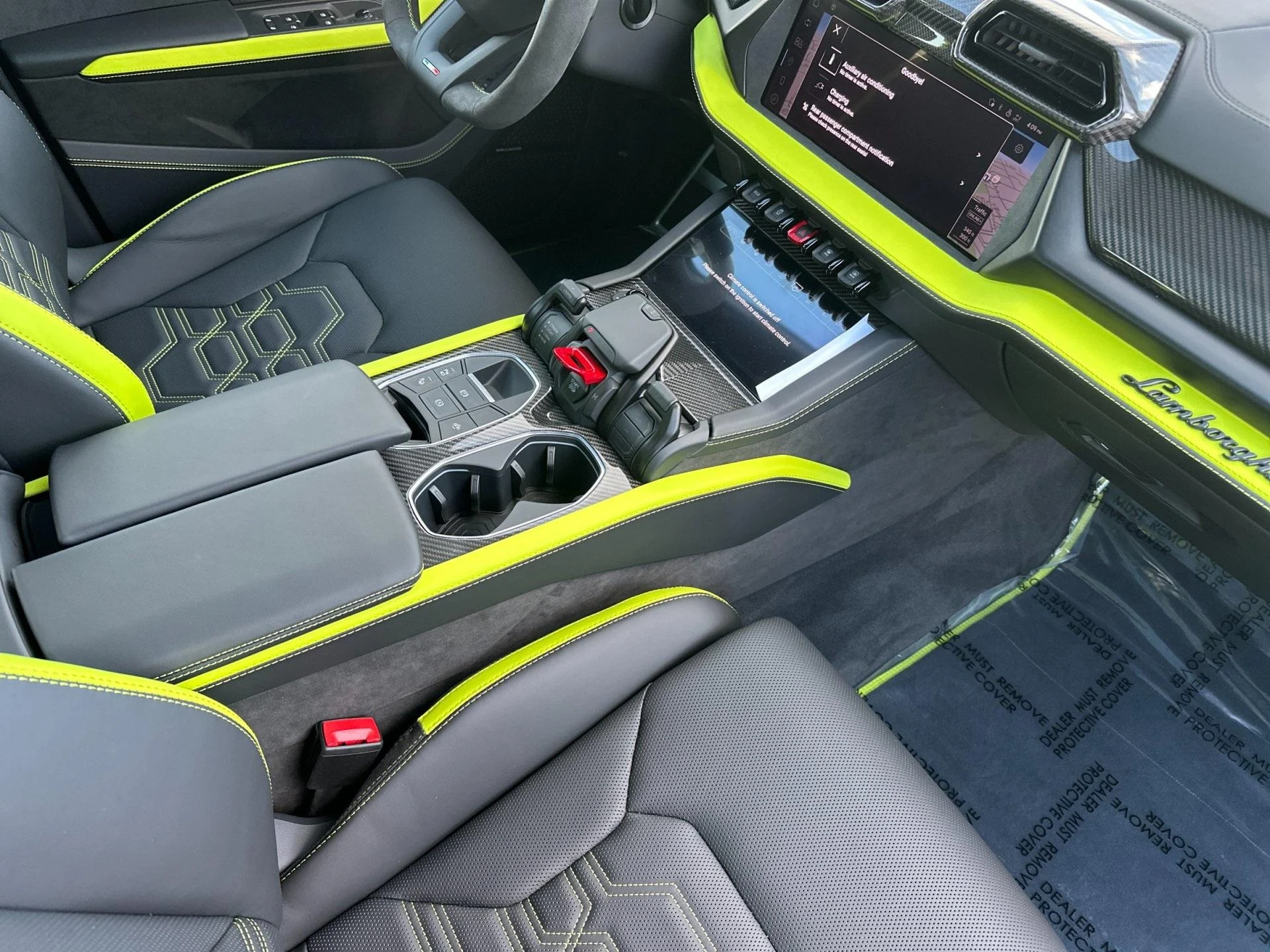 mph005_4253733993_New_2025_Lamborghini_Urus_SE_1762355297_dcd14cbafb