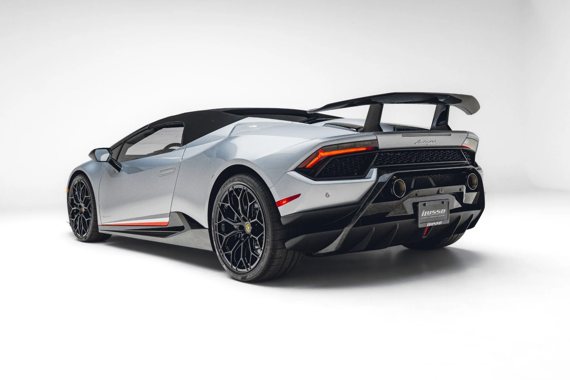 mph005_4254217575_Used_2019_Lamborghini_Huracan_LP_640_4_Performante_Spyder_1781799611_4093cf7935