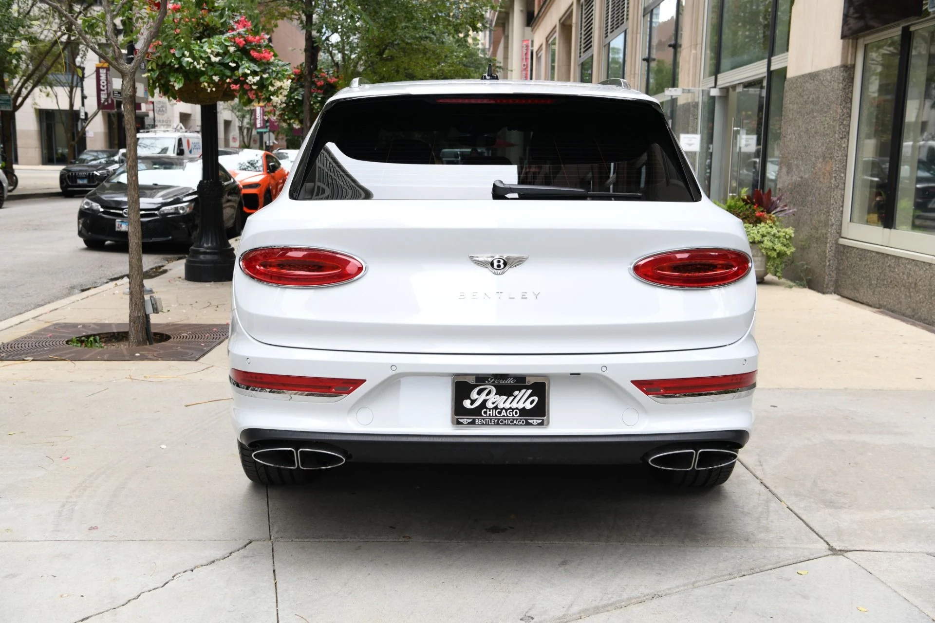 mph005_4256112667_Used_2024_Bentley_Bentayga_Azure_V8_1756931527_6ae2b72cde