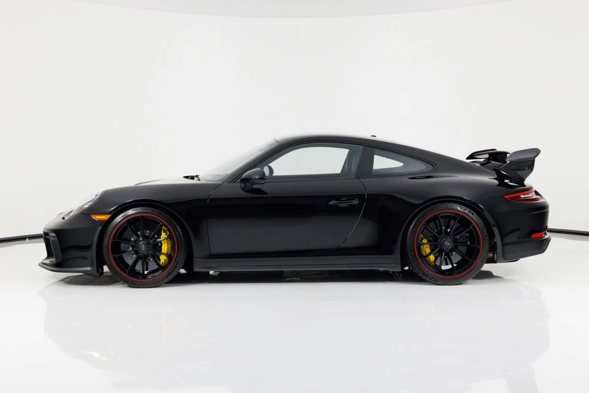 mph005_4258657645_Used_2018_Porsche_911_GT_3_1781025606_b0c0c3073a