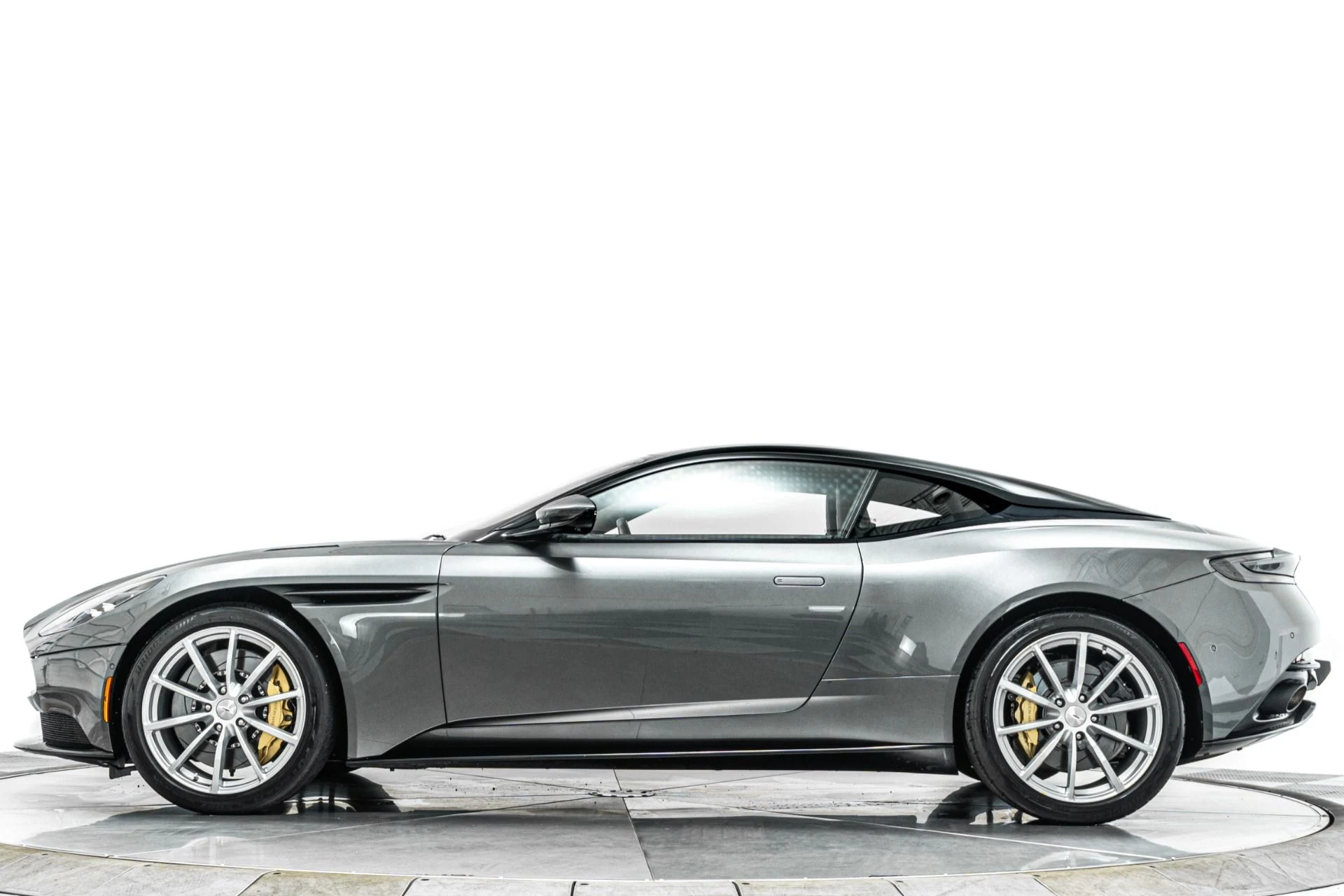 mph005_4258715589_Used_2020_Aston_Martin_DB_11_AMR_V12_Power_Low_Miles_1788196643_f4fdcc4304