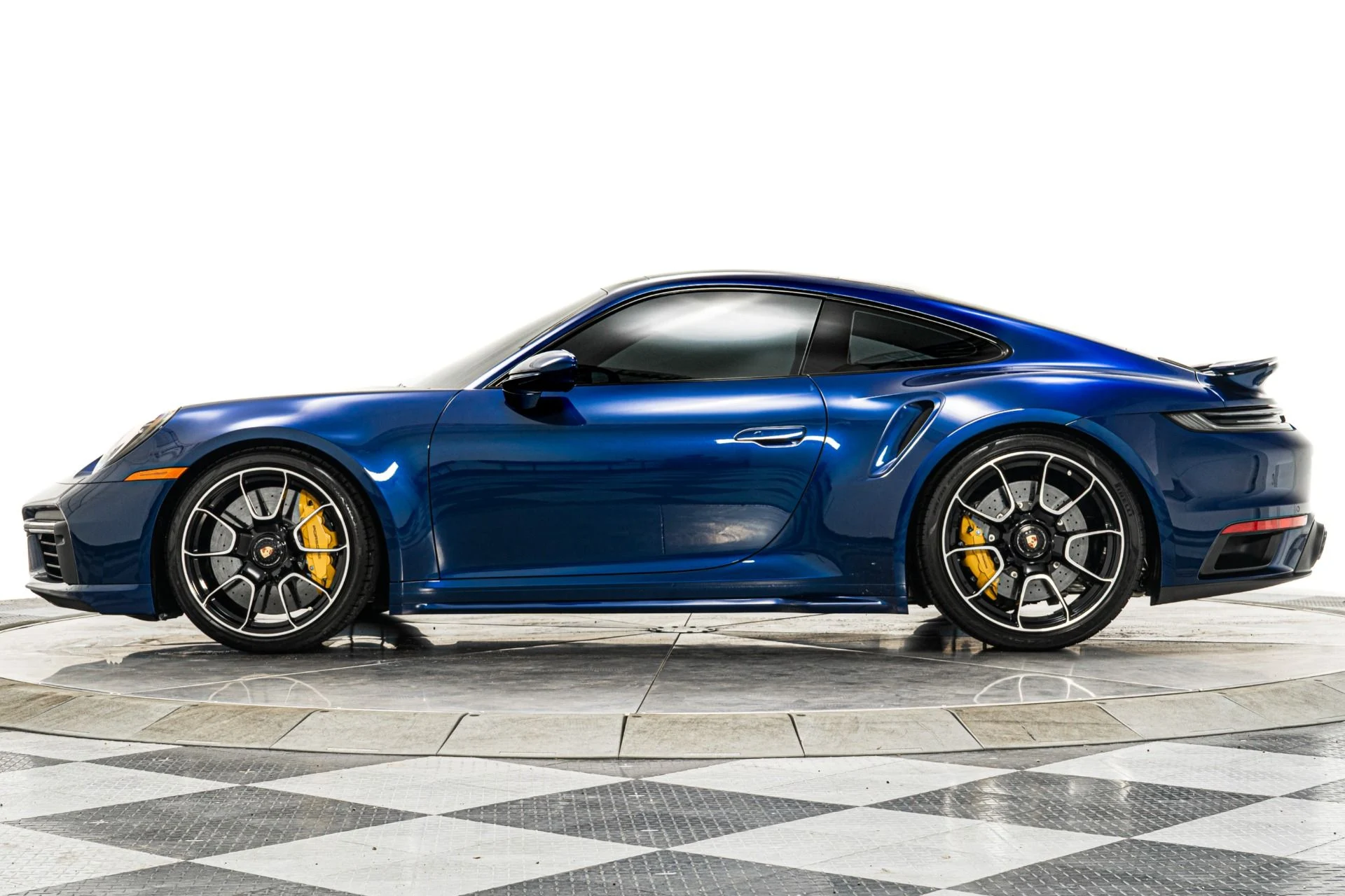 mph005_4264668597_Used_2022_Porsche_911_Turbo_S_1758922499_728fe4b83a