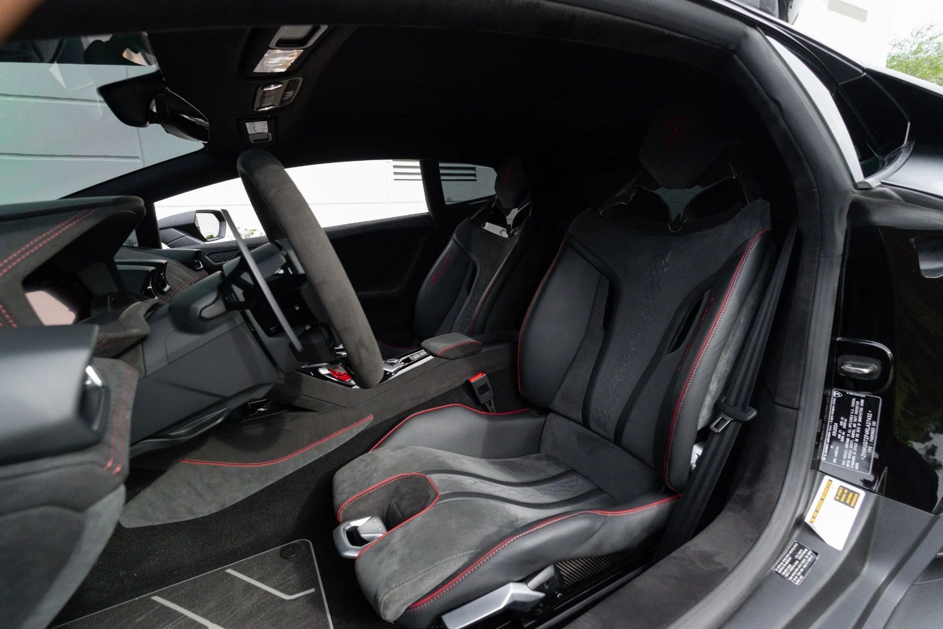 mph005_426859121_Used_2024_Lamborghini_Huracan_Sterrato_1775279061_01e0380cb3