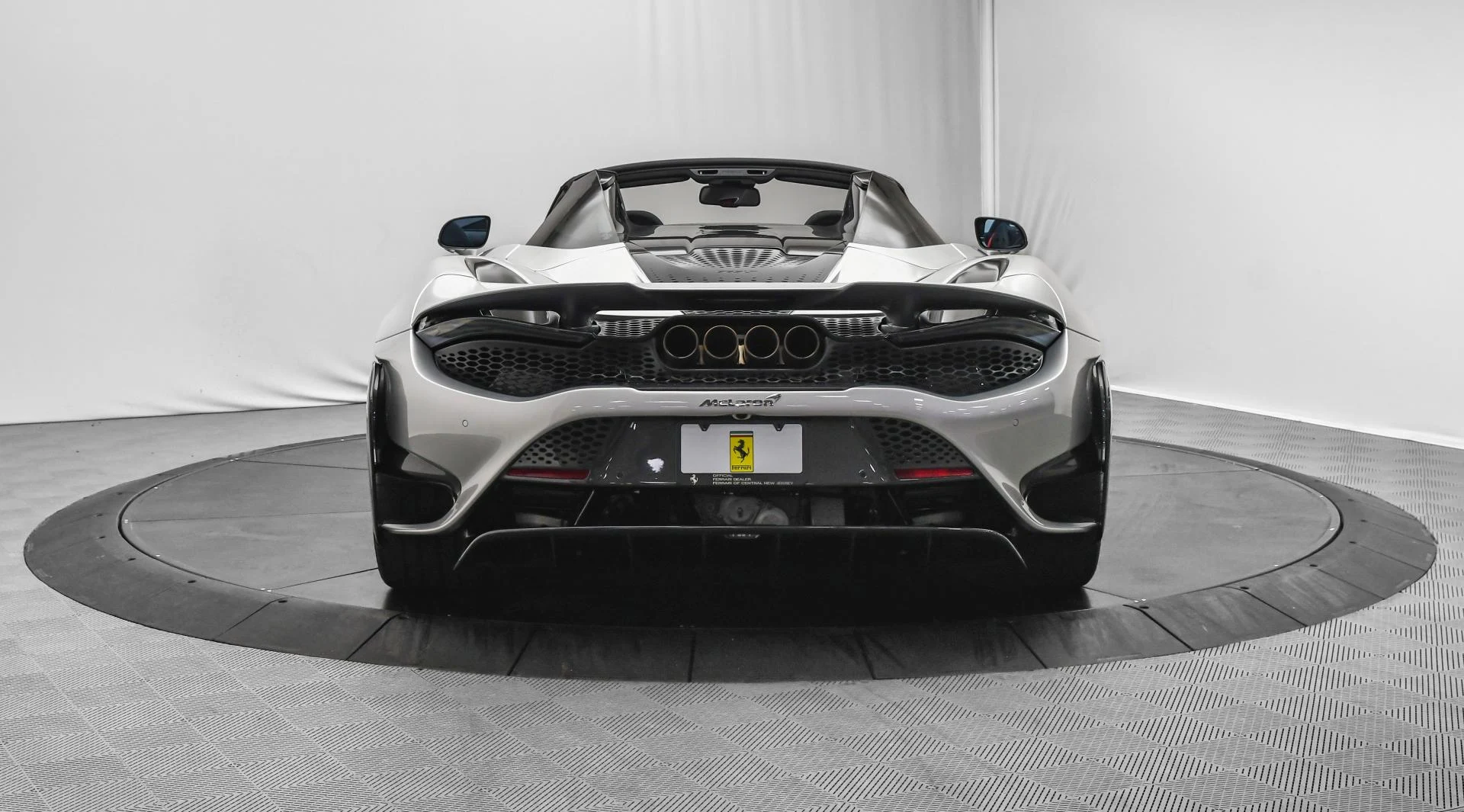 mph005_4281485286_Used_2022_Mc_Laren_765_LT_1755763688_9e64fc1460