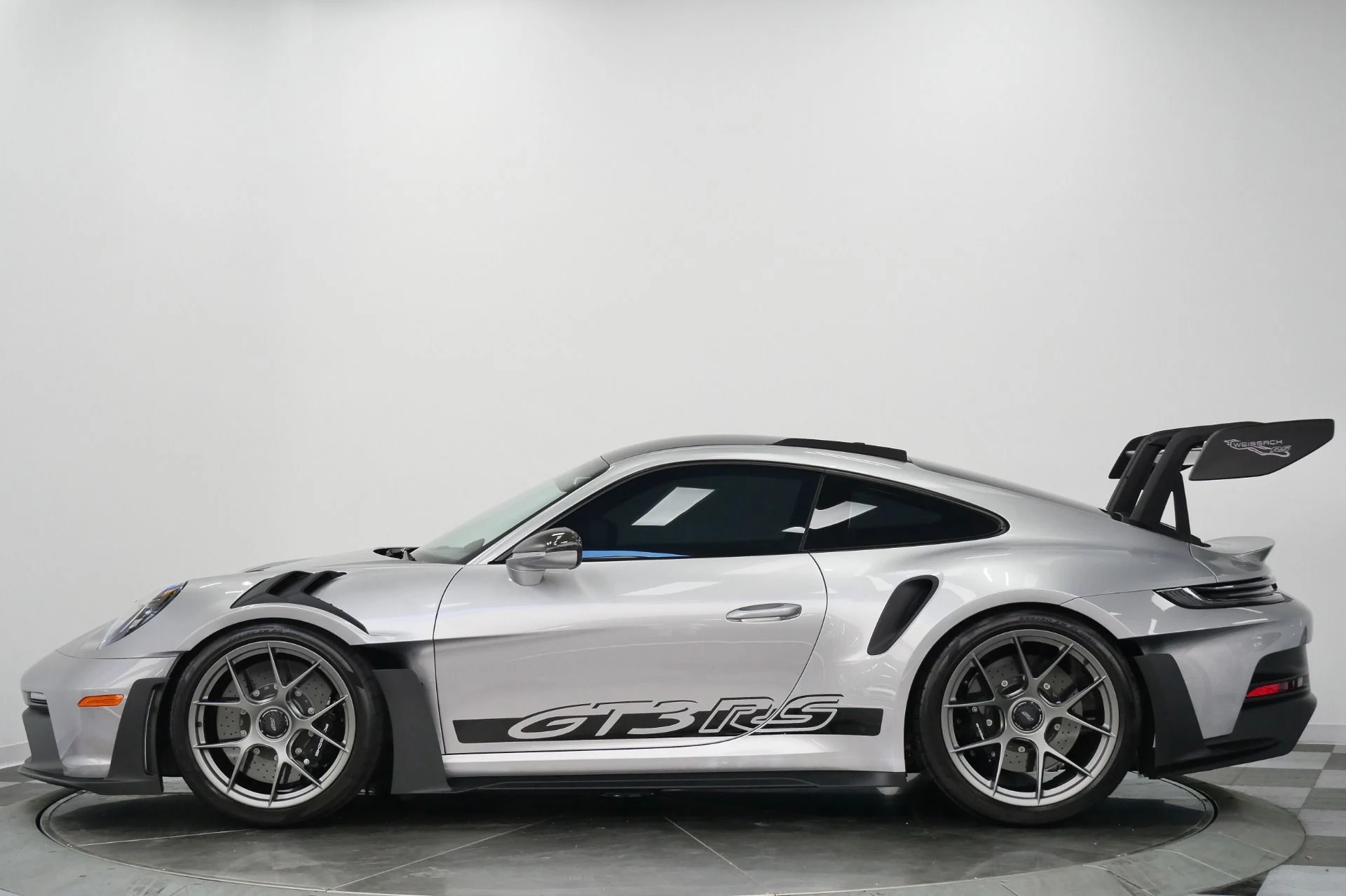mph005_429547992_Used_2025_Porsche_911_GT_3_RS_Weissach_Package_Carbon_Ceramic_Brakes_Carbon_Fiber_Seats_1778171929_7e0c9bbc44