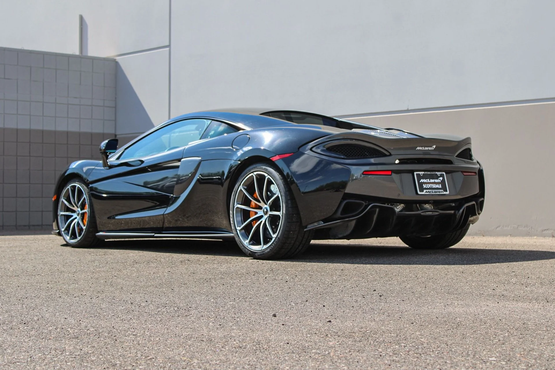 mph005_43010079_Used_2019_MCLAREN_570_S_1727566589_47551f4c89