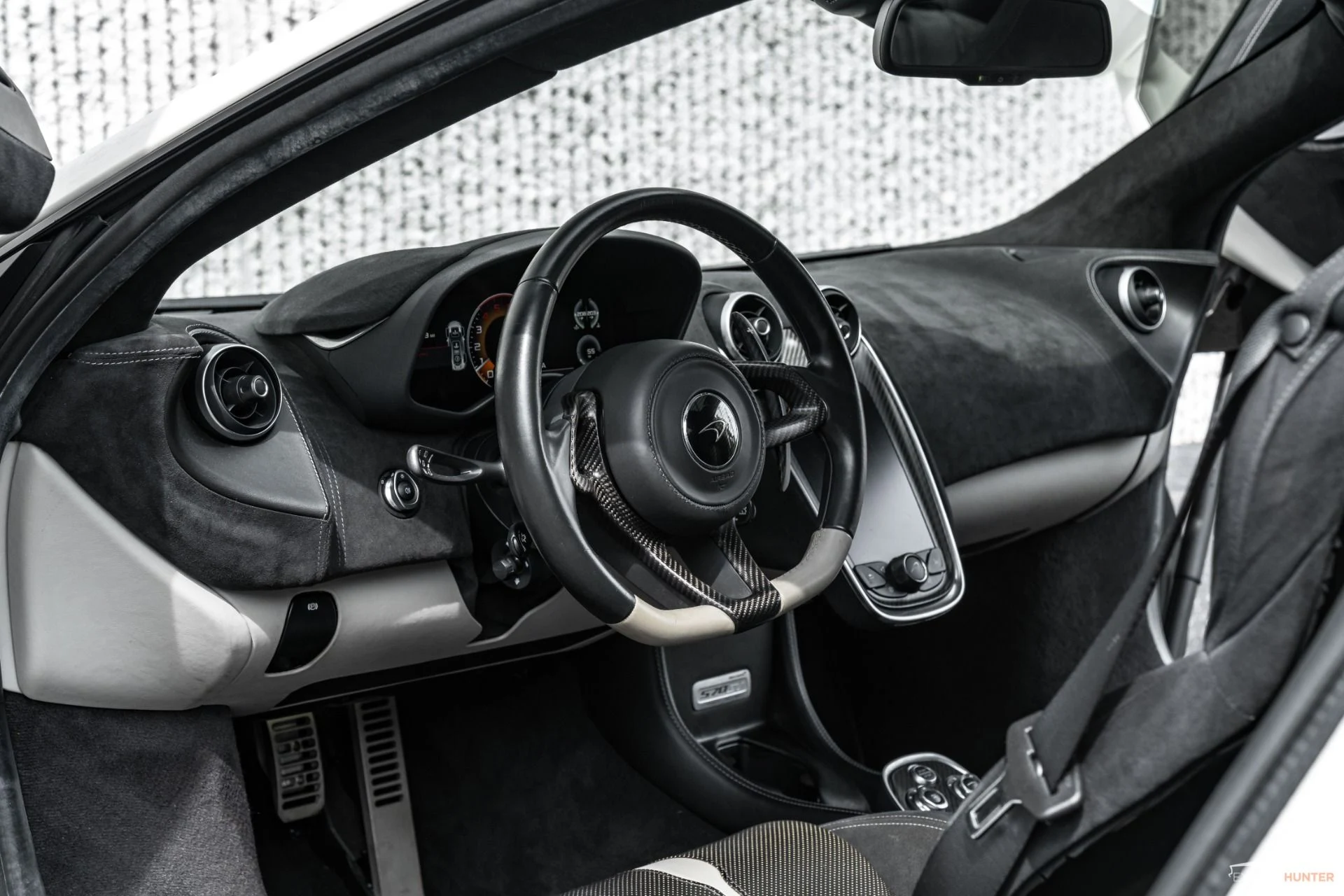 mph005_432491339_Used_2017_Mc_Laren_570_GT_w_Carbon_Fiber_Interior_Pack_Two_Tone_White_Black_Interior_1762205612_8a3e096a47