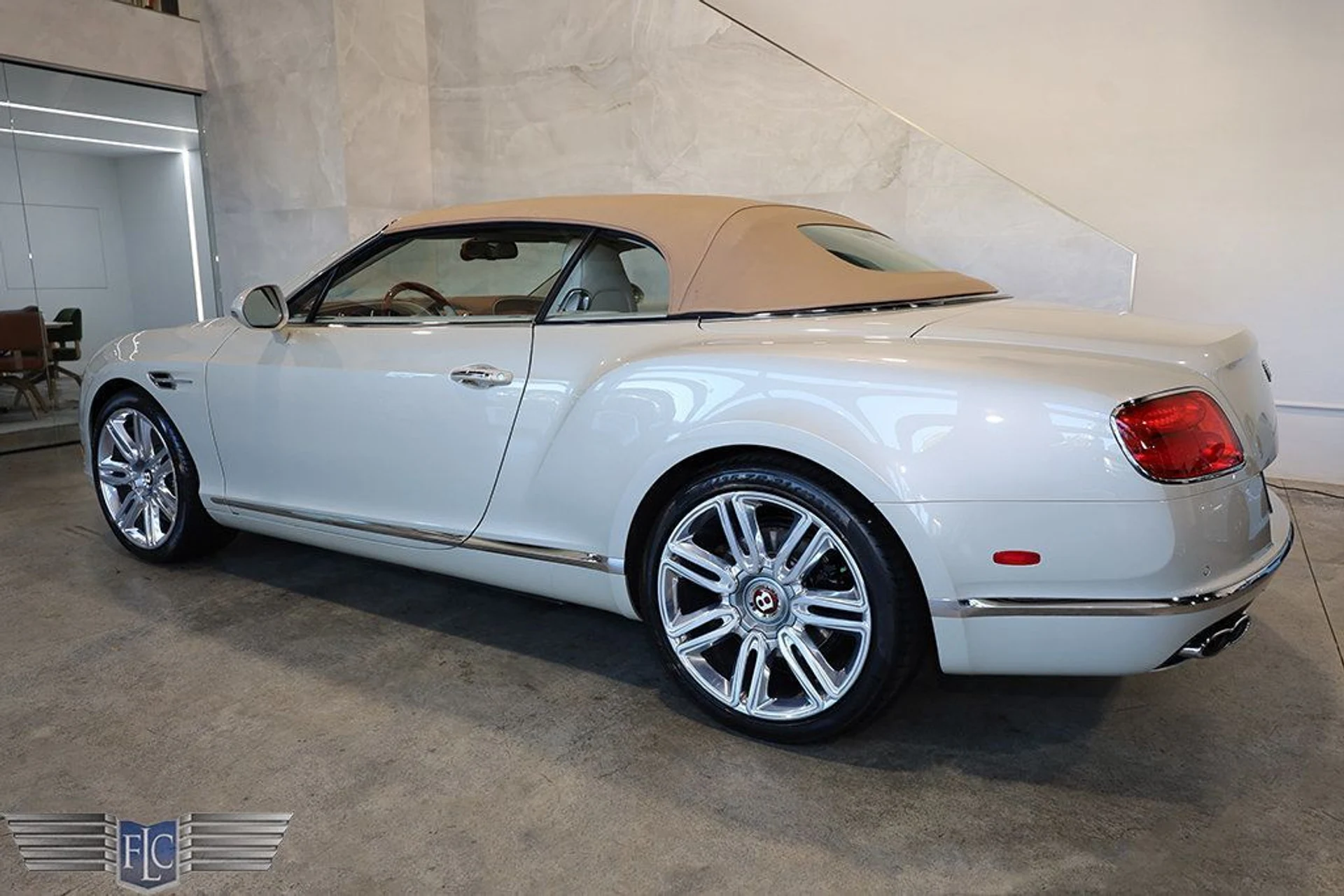 mph005_445051221_used_2017_bentley_continental_gtcv8convertible_9689_22989764_6_1024_608cc37f04