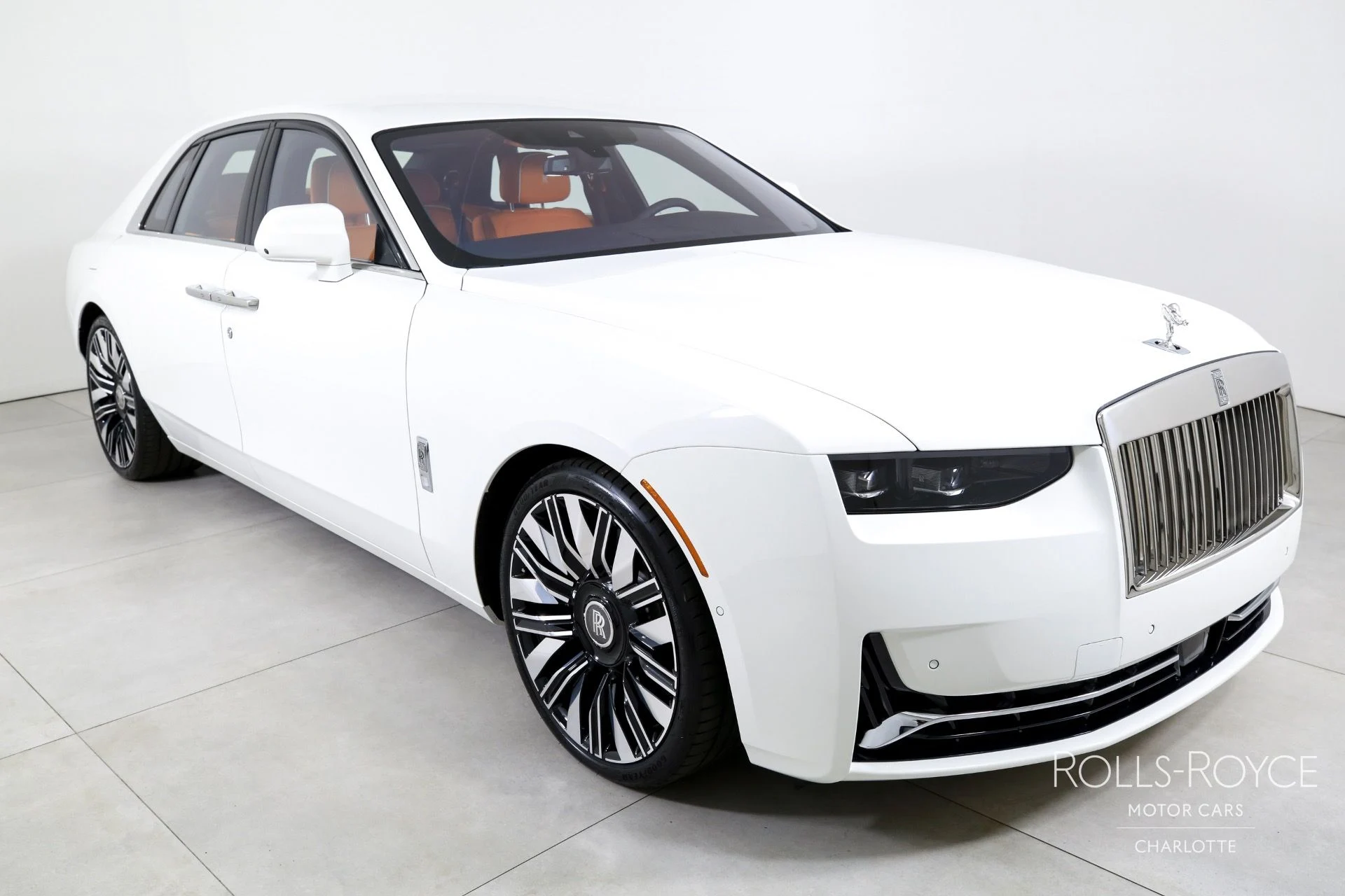 mph005_450439758_Used_2025_Rolls_Royce_Ghost_1753298883_41b0908ea2