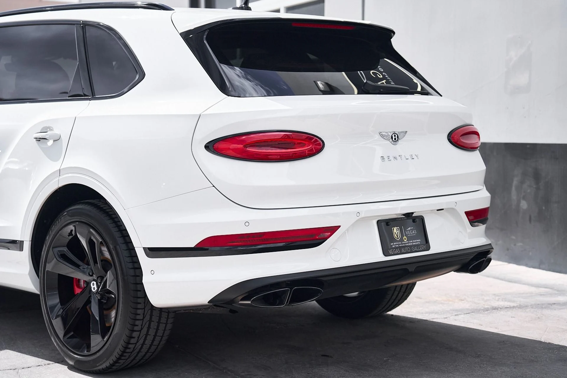 mph005_453321825_Used_2023_Bentley_Bentayga_EWB_Azure_1745273088_592c3998a2